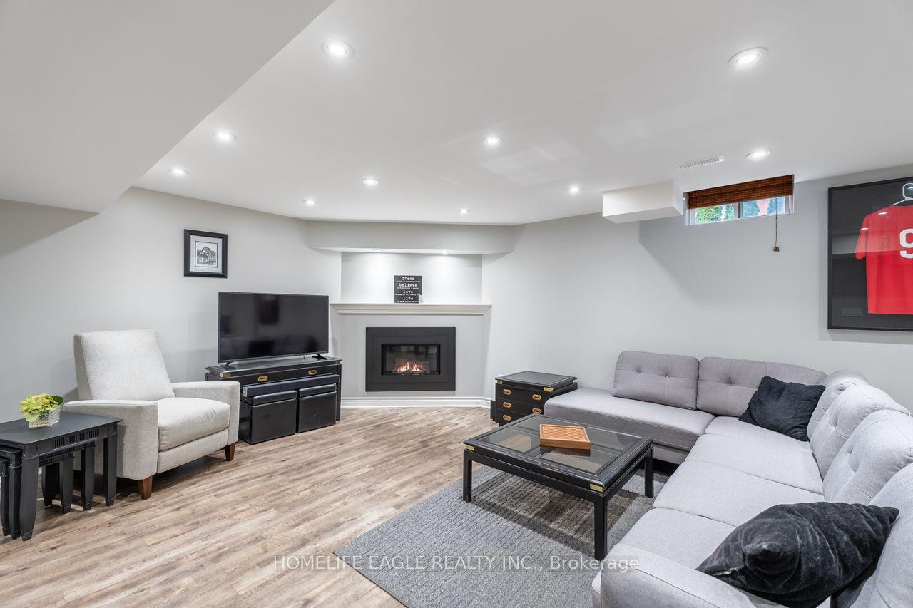 Photo 20 of 114 Surgeoner Crescent, Newmarket, Summerhill Estates — HOMEH