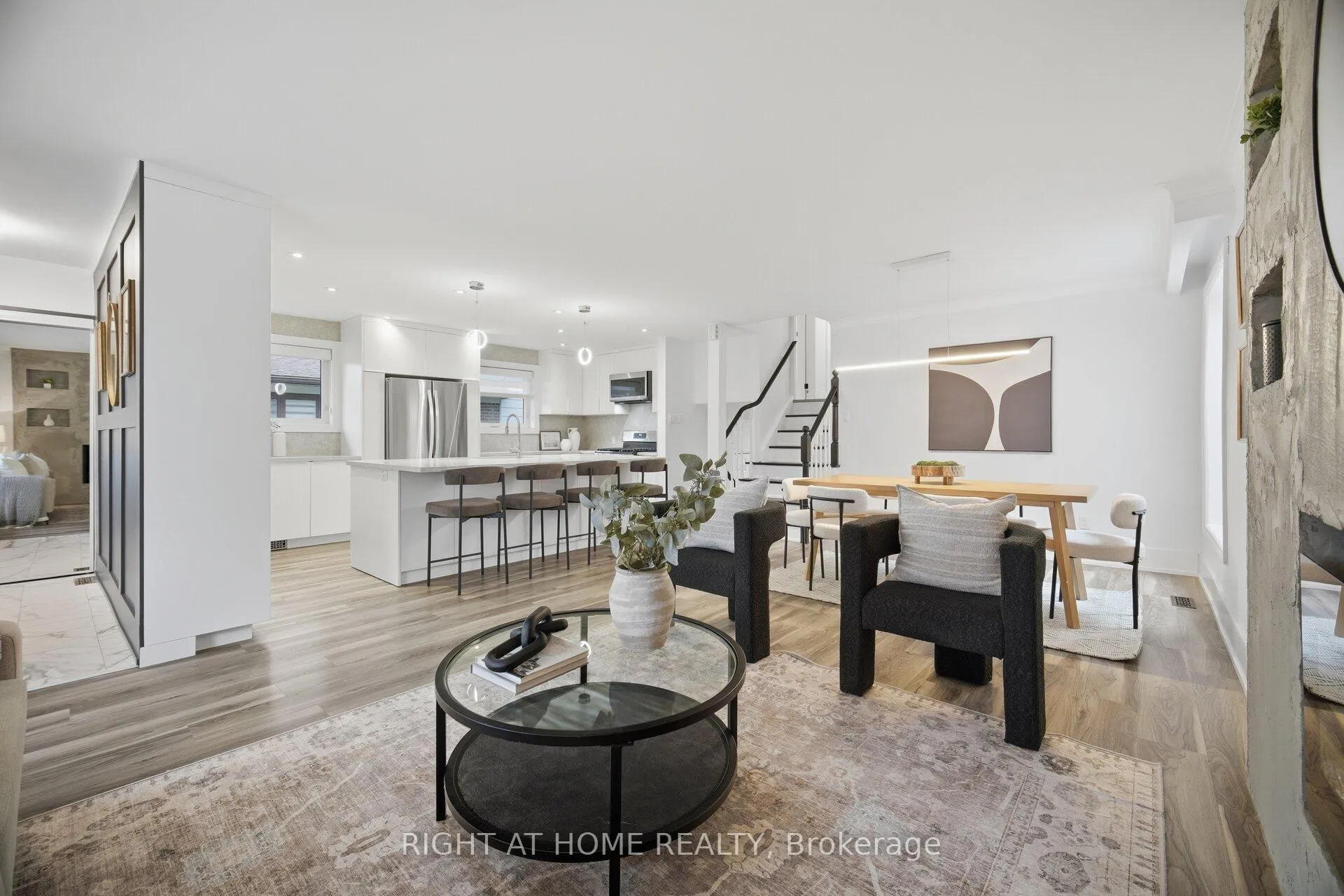 Photo 7 of 1492 Agnew Road, Mississauga, Clarkson — HOMEH