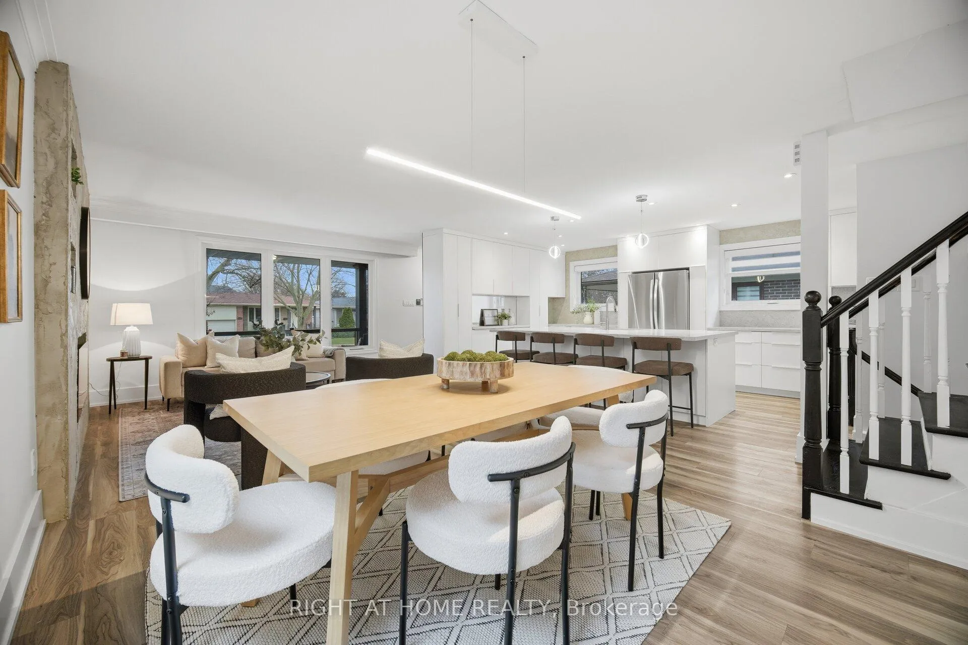 Photo 9 of 1492 Agnew Road, Mississauga, Clarkson — HOMEH