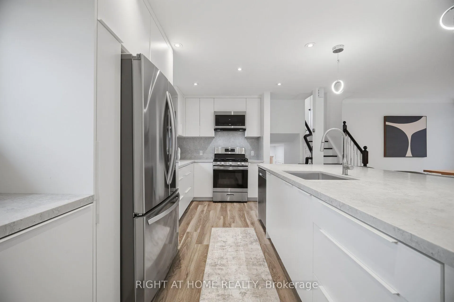 Photo 11 of 1492 Agnew Road, Mississauga, Clarkson — HOMEH
