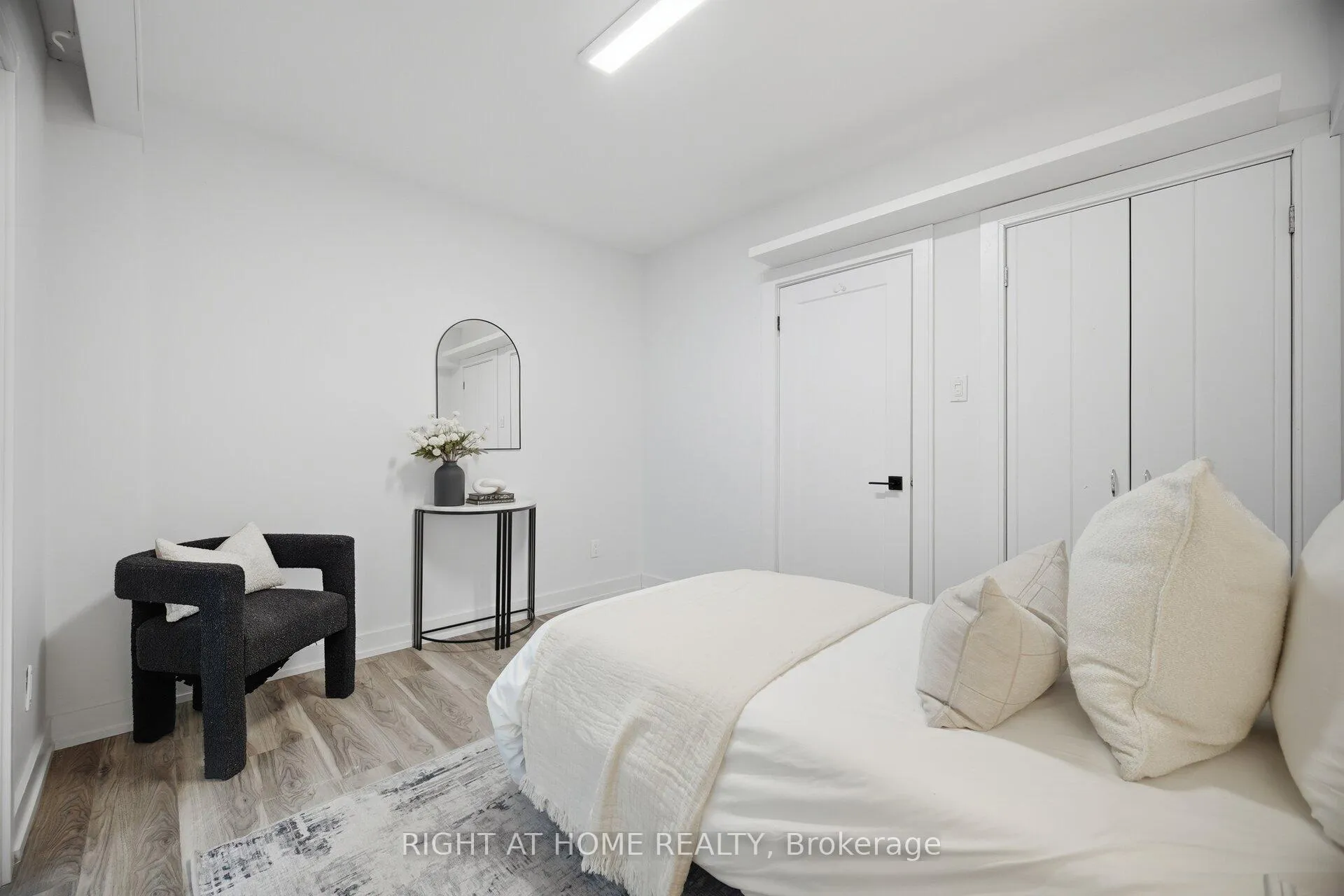 Photo 21 of 1492 Agnew Road, Mississauga, Clarkson — HOMEH
