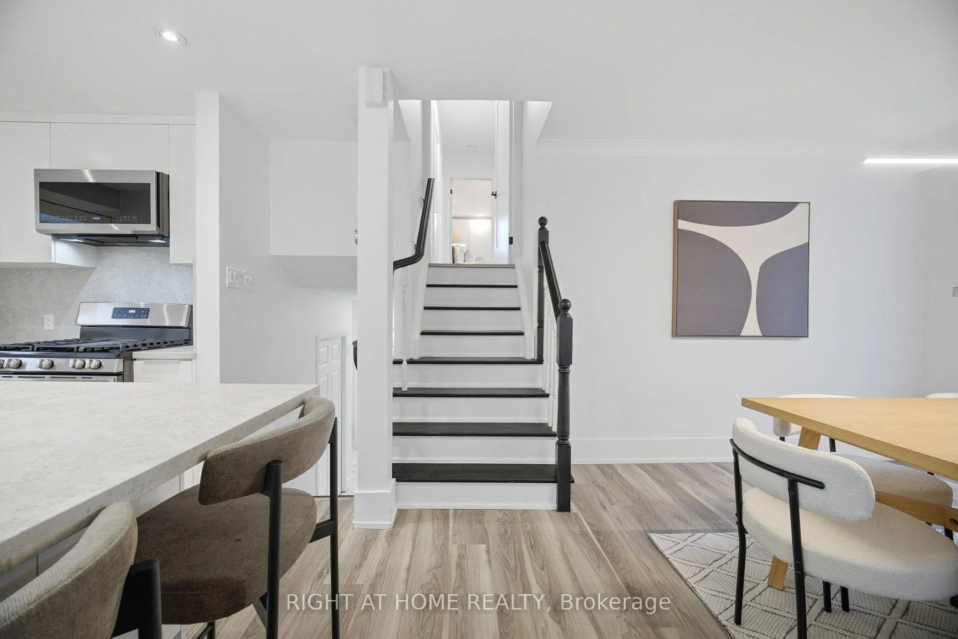 Photo 23 of 1492 Agnew Road, Mississauga, Clarkson — HOMEH