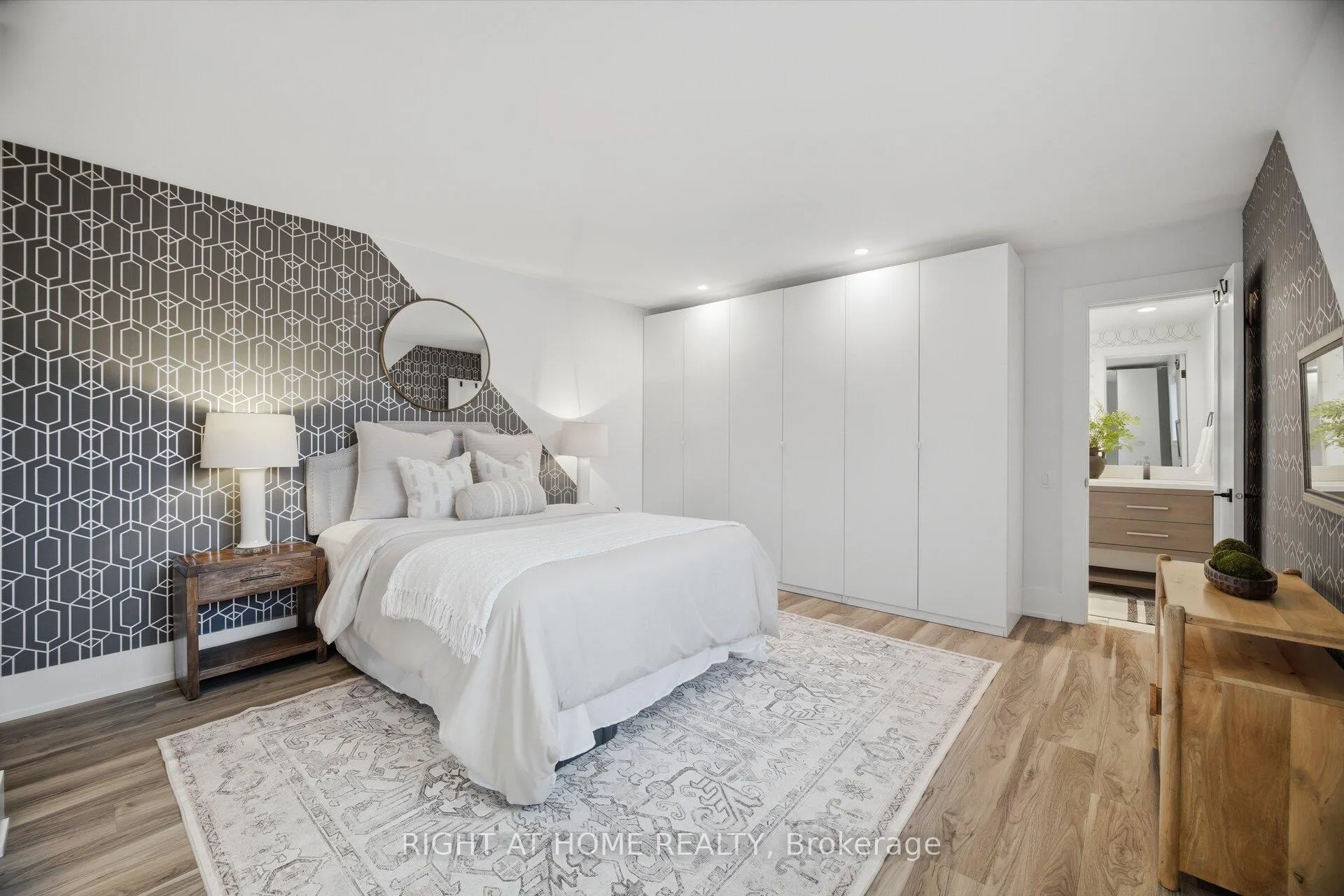 Photo 26 of 1492 Agnew Road, Mississauga, Clarkson — HOMEH