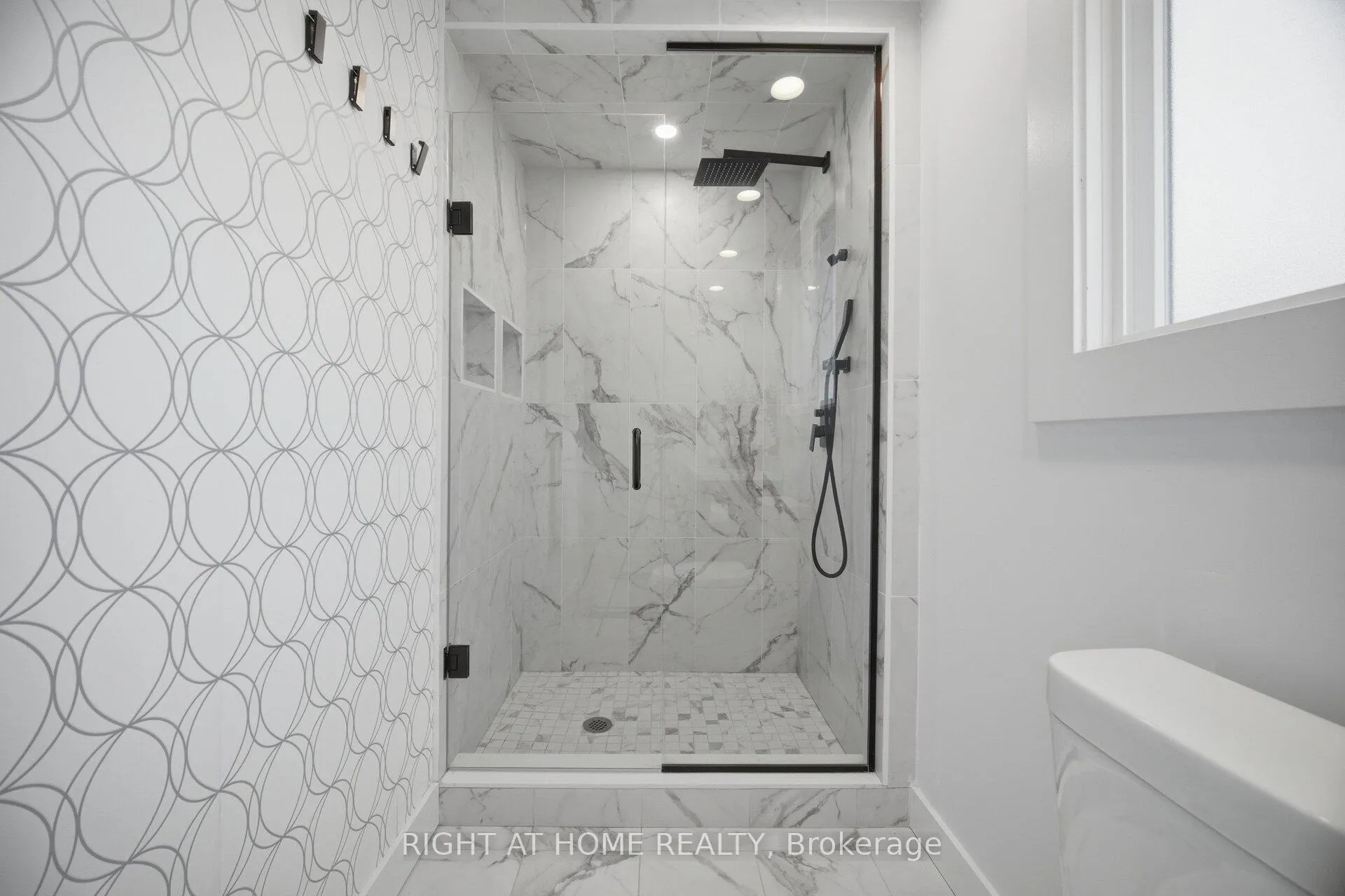 Photo 27 of 1492 Agnew Road, Mississauga, Clarkson — HOMEH