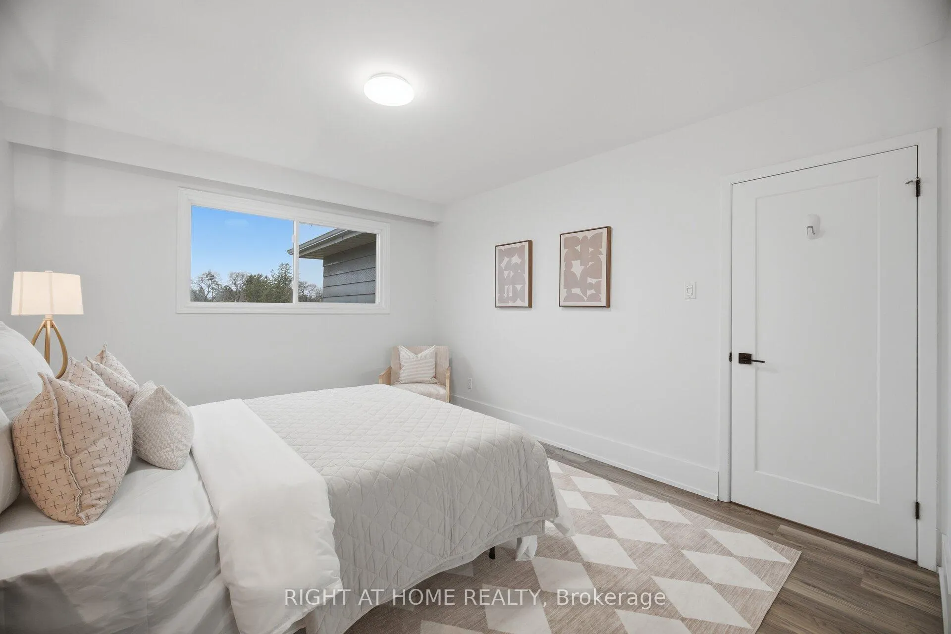 Photo 30 of 1492 Agnew Road, Mississauga, Clarkson — HOMEH