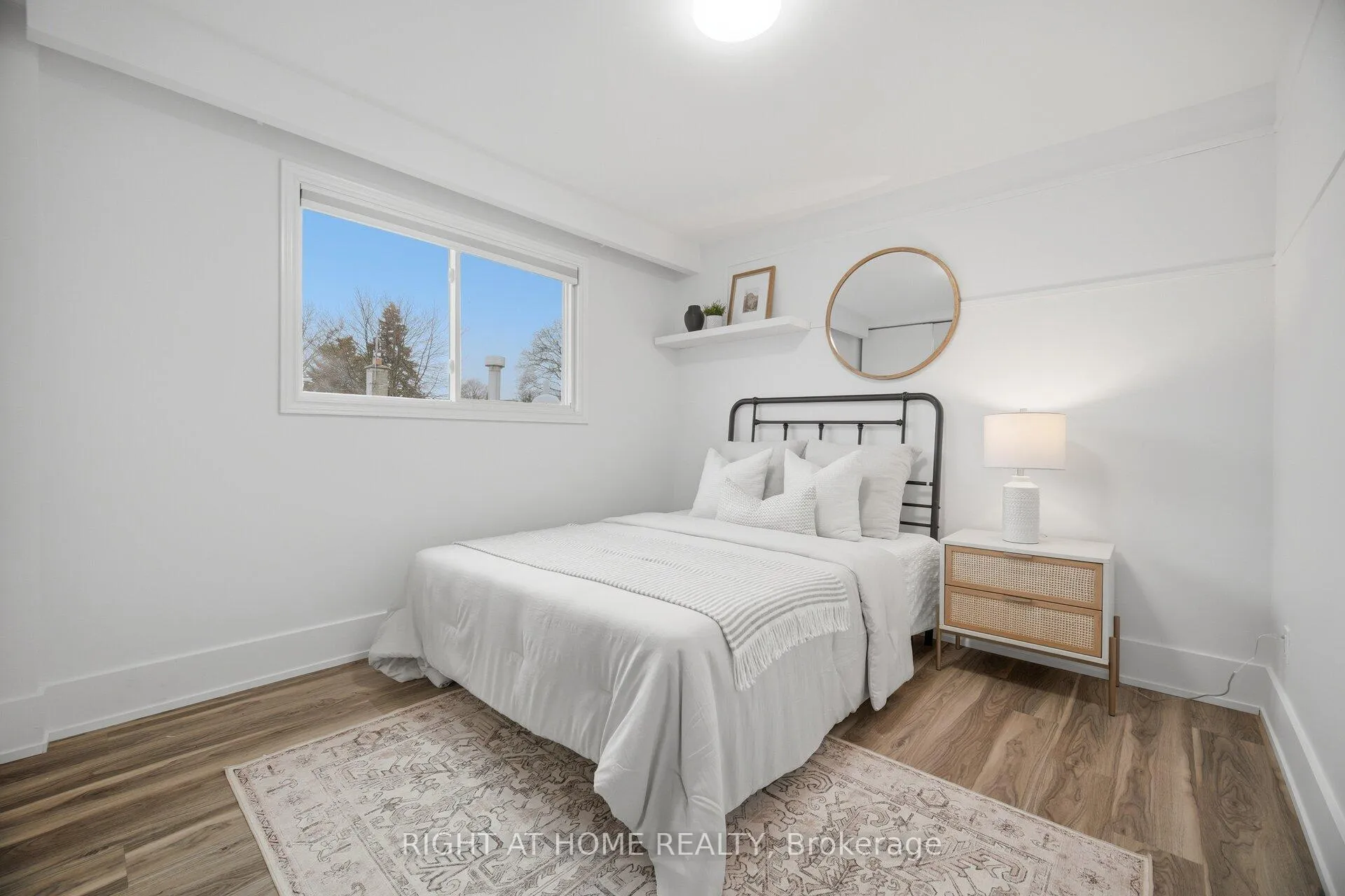 Photo 31 of 1492 Agnew Road, Mississauga, Clarkson — HOMEH