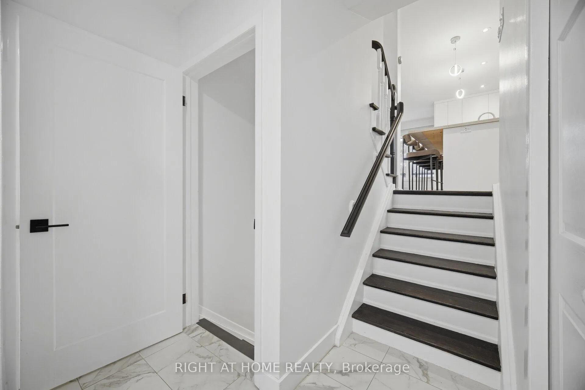 Photo 35 of 1492 Agnew Road, Mississauga, Clarkson — HOMEH