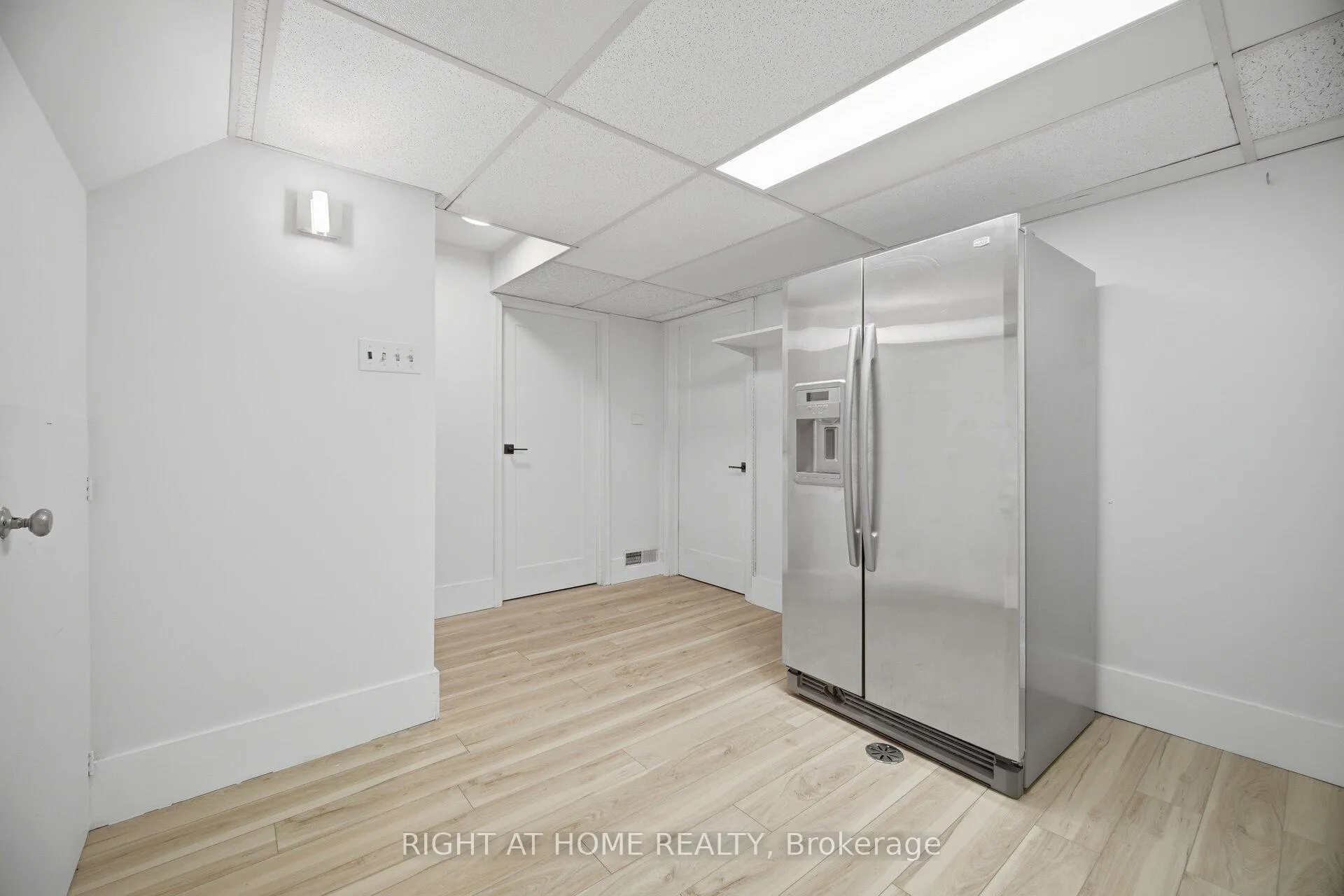Photo 38 of 1492 Agnew Road, Mississauga, Clarkson — HOMEH