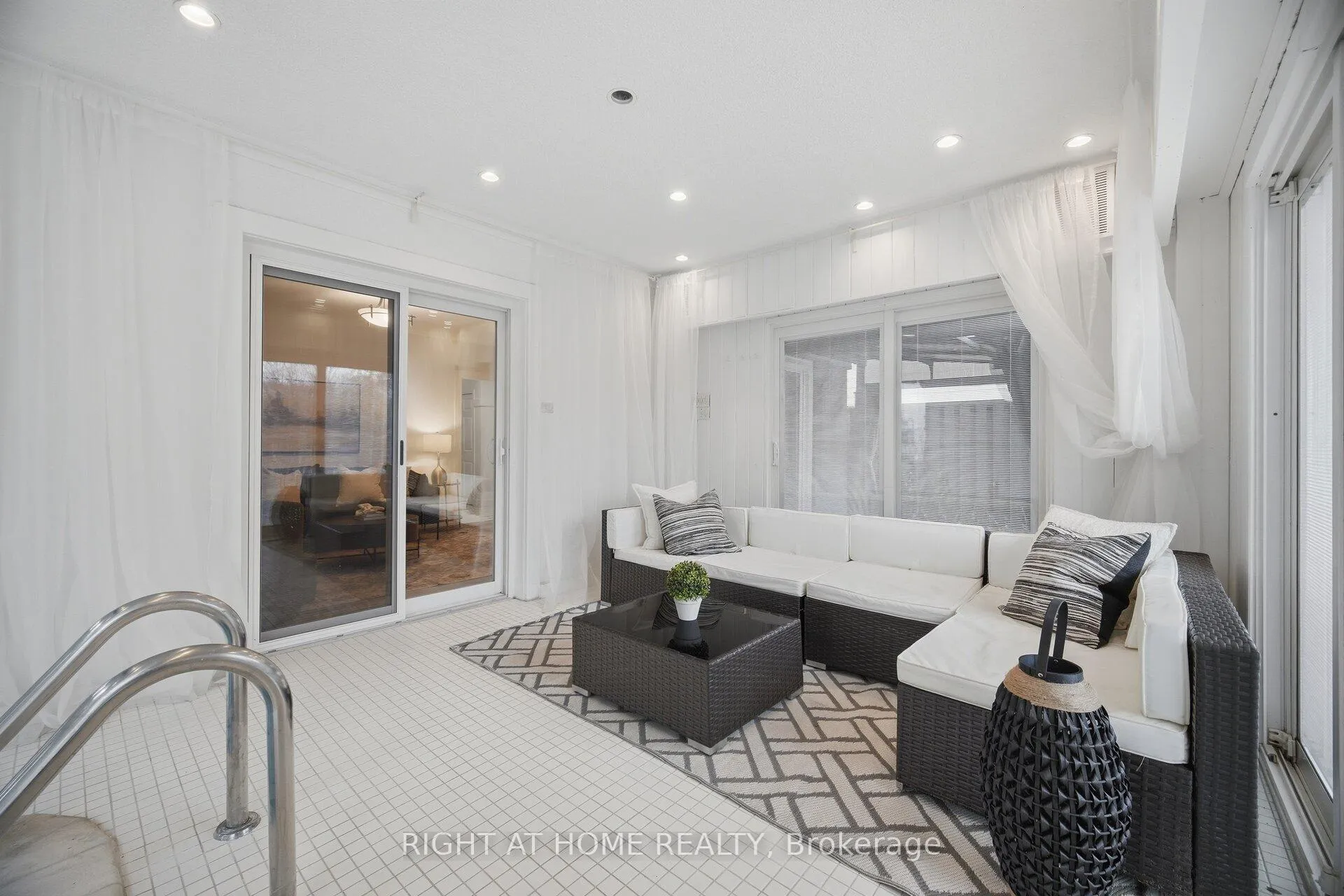 Photo 42 of 1492 Agnew Road, Mississauga, Clarkson — HOMEH
