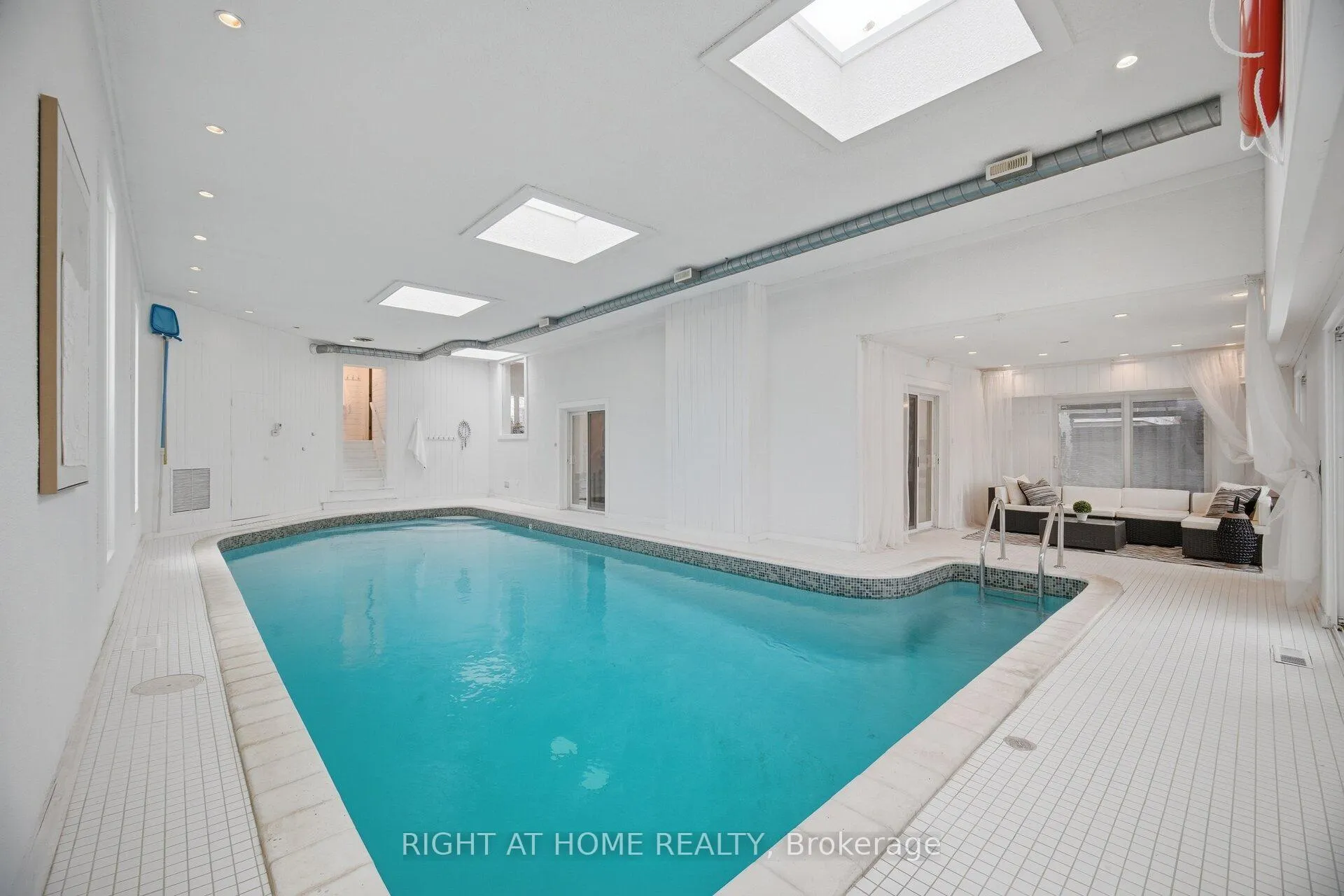Photo 45 of 1492 Agnew Road, Mississauga, Clarkson — HOMEH
