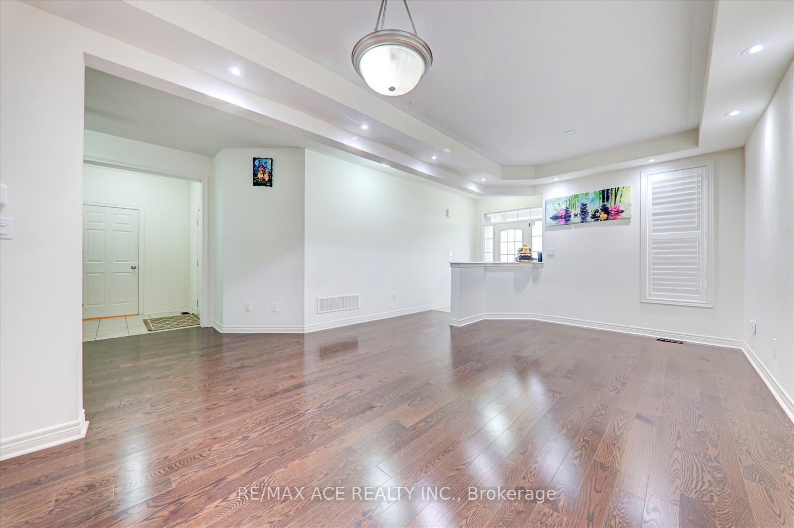 Photo 7 of 5 Turner Drive, New Tecumseth, Tottenham — HOMEH
