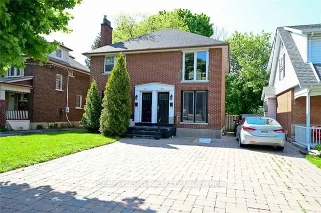 Front of Unit Basement, 291 Richmond Street E