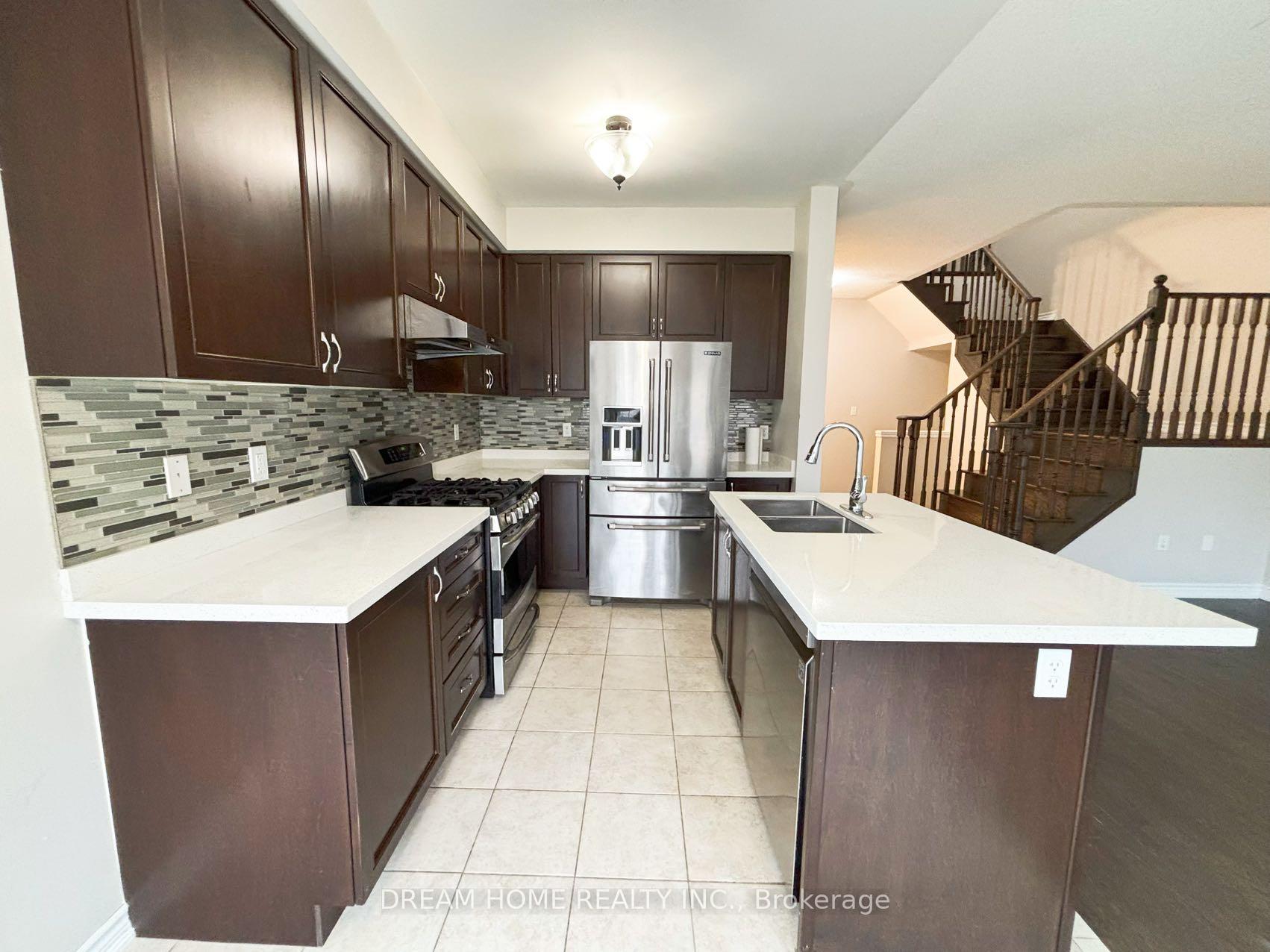 Photo 2 of 22 Memon Place, Markham, Wismer — HOMEH