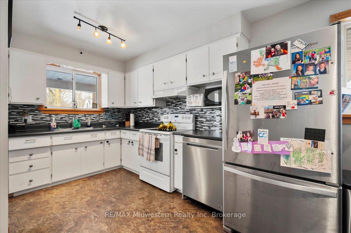 Photo 3 of 394 Clayton Street E, North Perth, Listowel — HOMEH