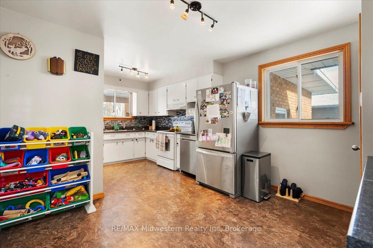 Photo 5 of 394 Clayton Street E, North Perth, Listowel — HOMEH