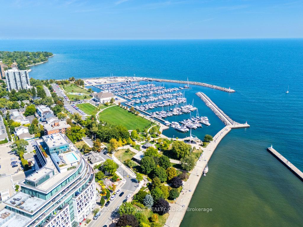 Photo 1 of Unit 8, 120 Bronte Road, Oakville, Bronte — HOMEH