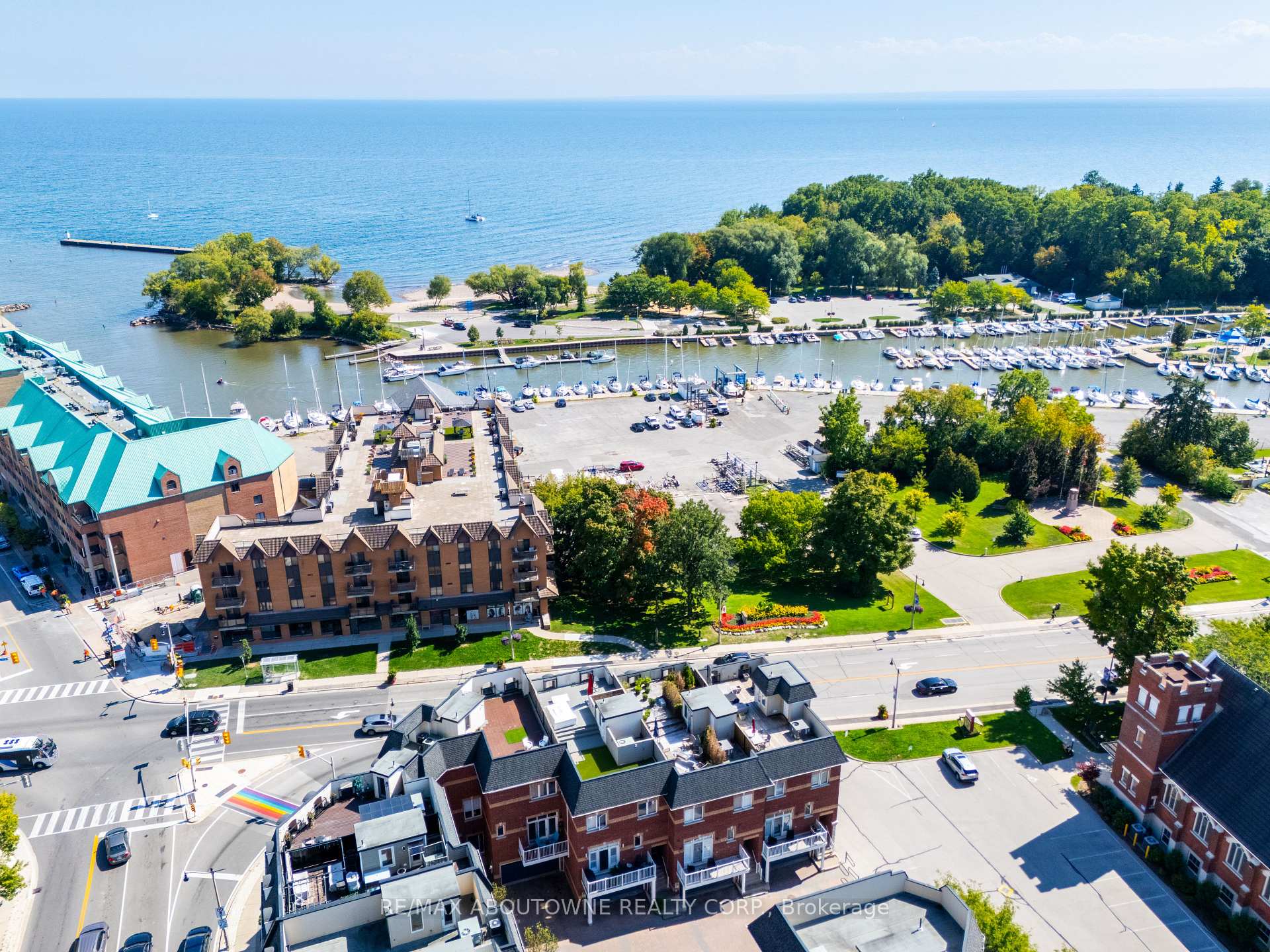 Photo 2 of Unit 8, 120 Bronte Road, Oakville, Bronte — HOMEH