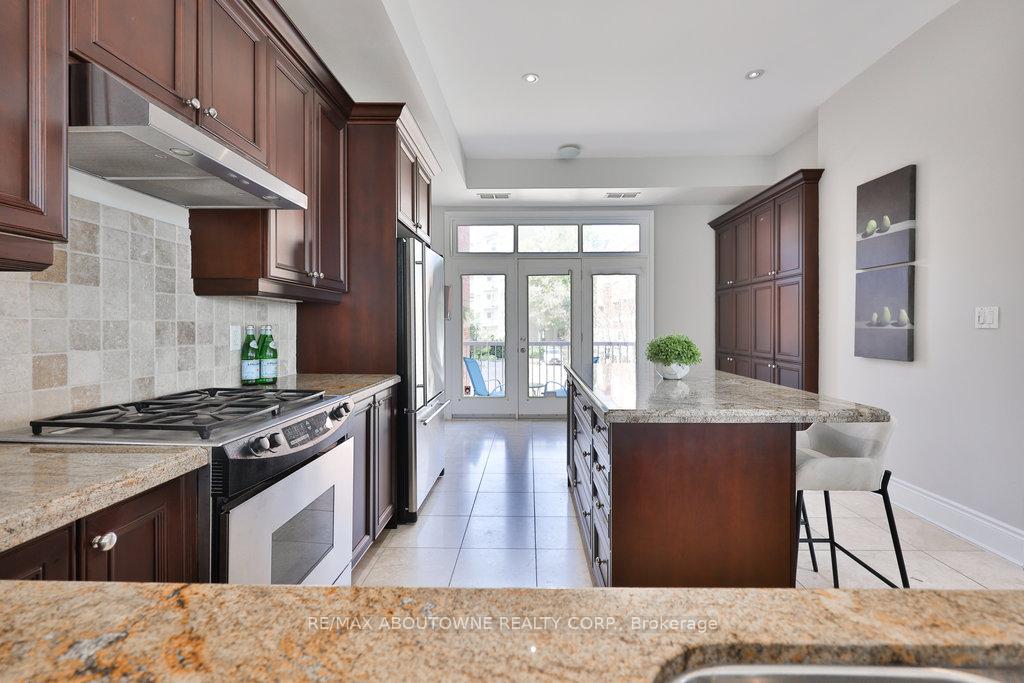 Photo 18 of Unit 8, 120 Bronte Road, Oakville, Bronte — HOMEH