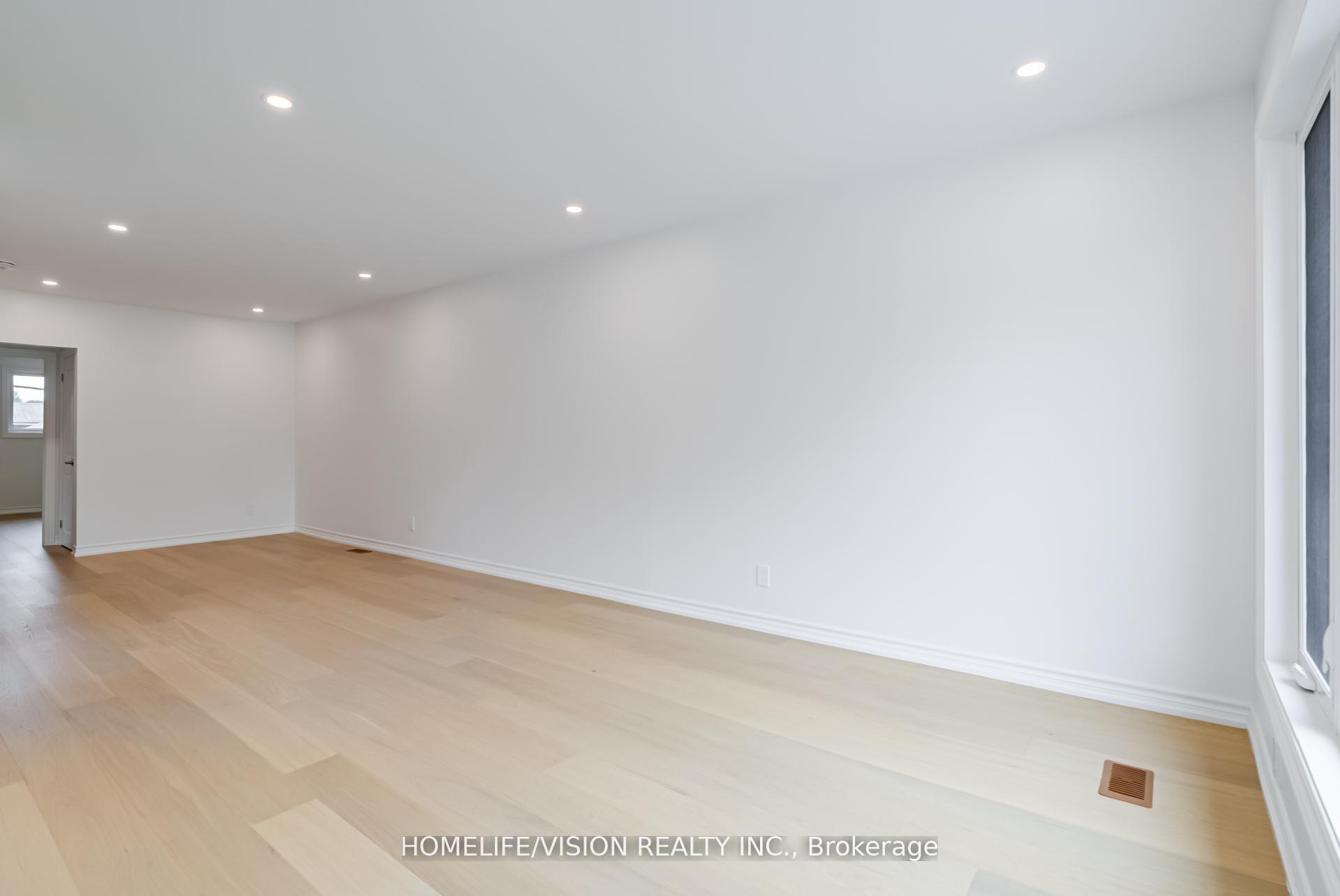 Photo 10 of 74 Cabot Street, Oshawa, Vanier — HOMEH