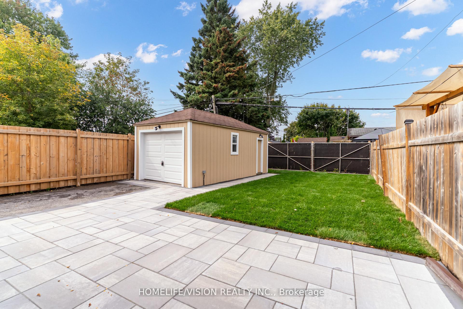 Photo 33 of 74 Cabot Street, Oshawa, Vanier — HOMEH