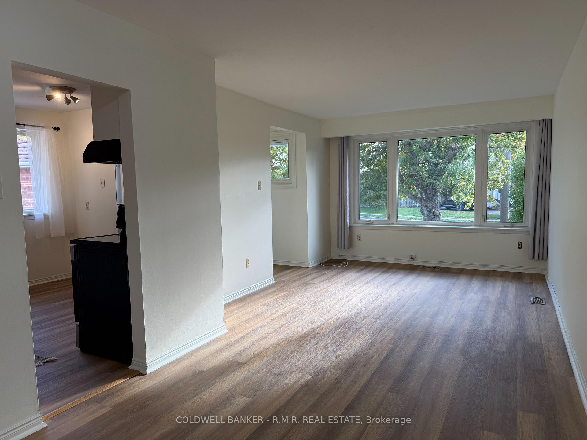 Photo 7 of 275 Silverbirch Drive, Newmarket, Bristol-London — HOMEH