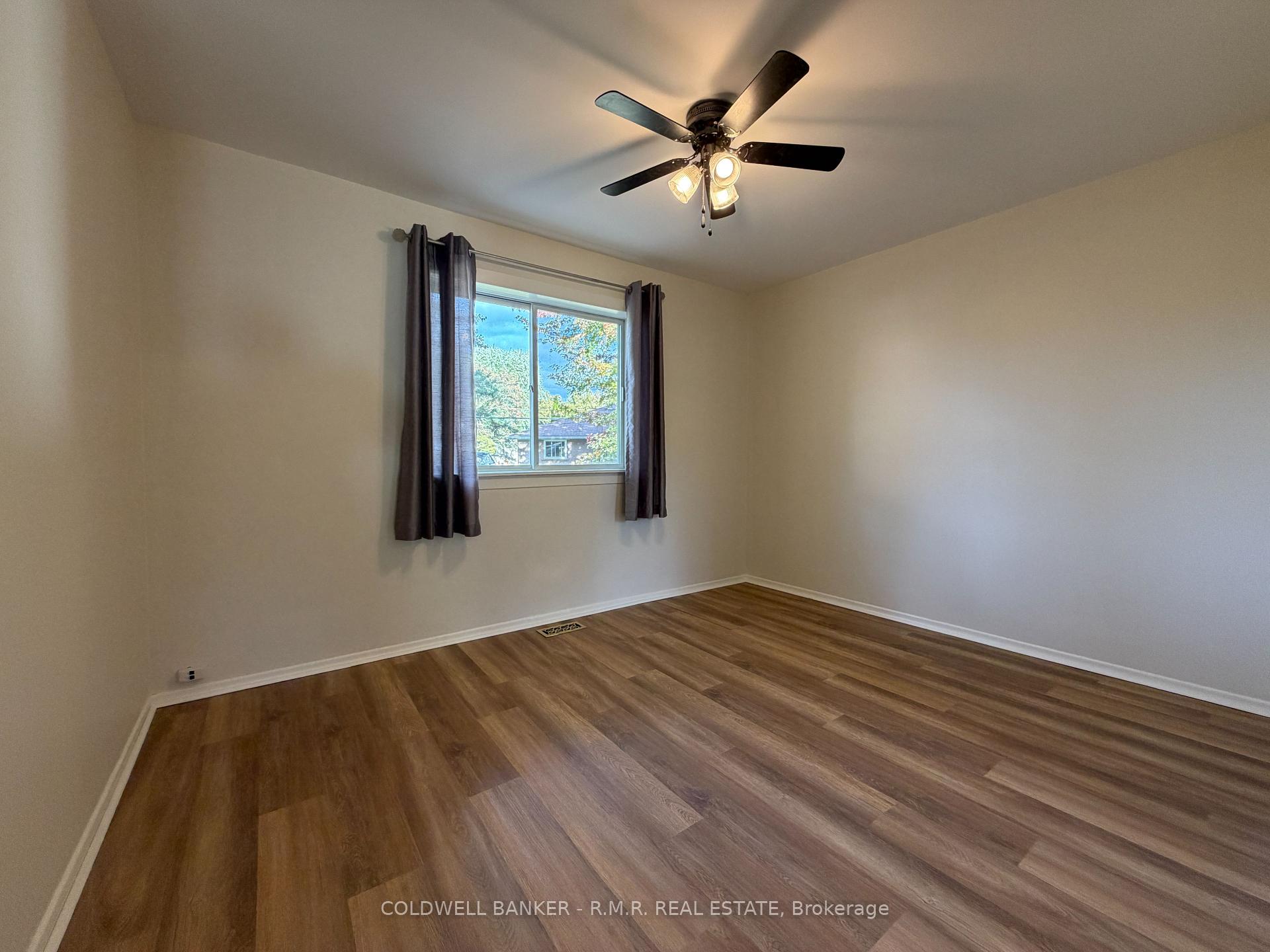 Photo 10 of 275 Silverbirch Drive, Newmarket, Bristol-London — HOMEH
