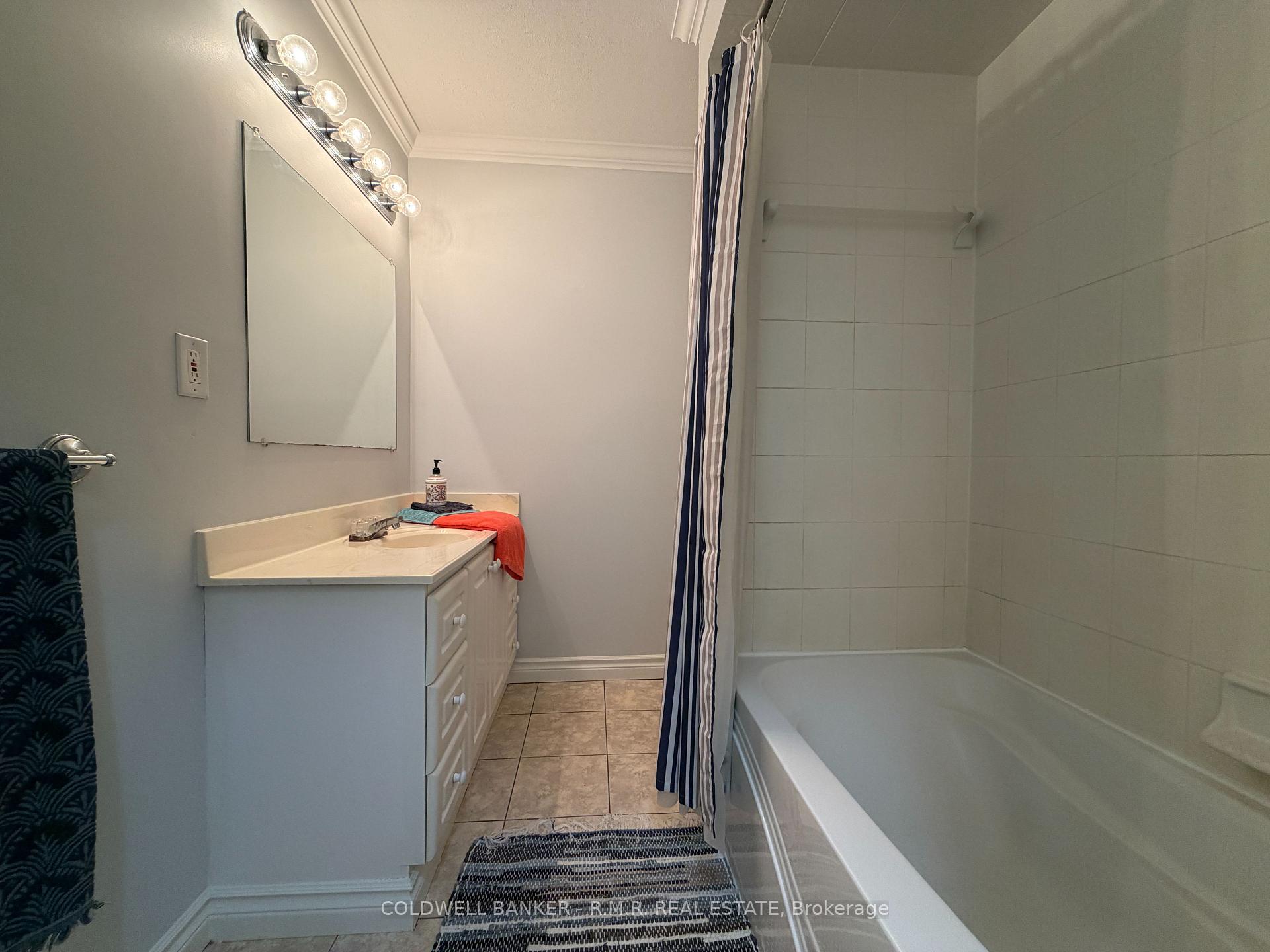 Photo 12 of 275 Silverbirch Drive, Newmarket, Bristol-London — HOMEH