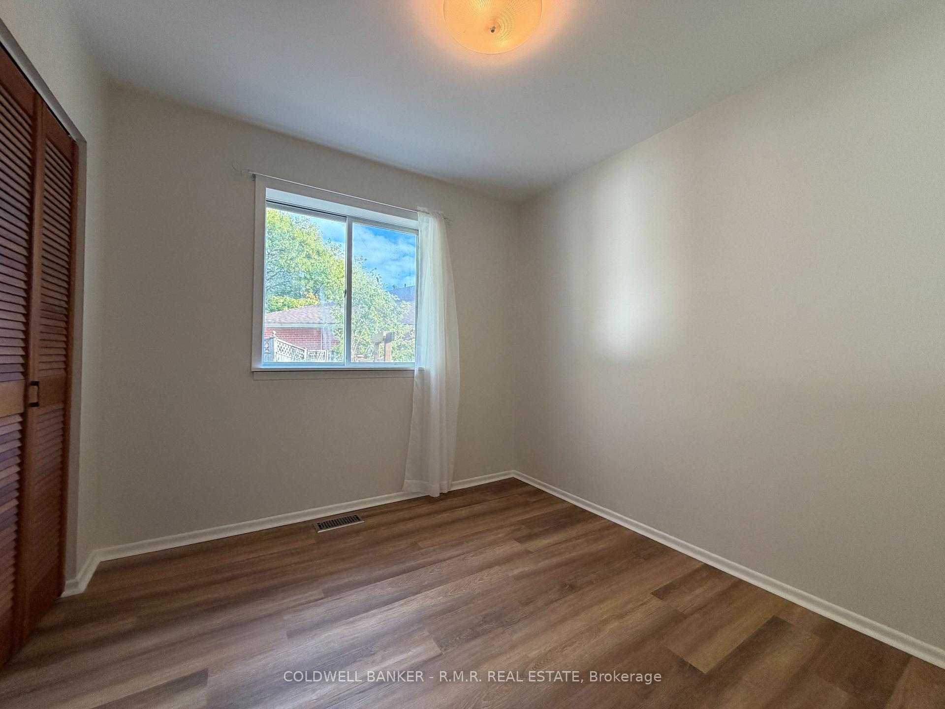 Photo 14 of 275 Silverbirch Drive, Newmarket, Bristol-London — HOMEH