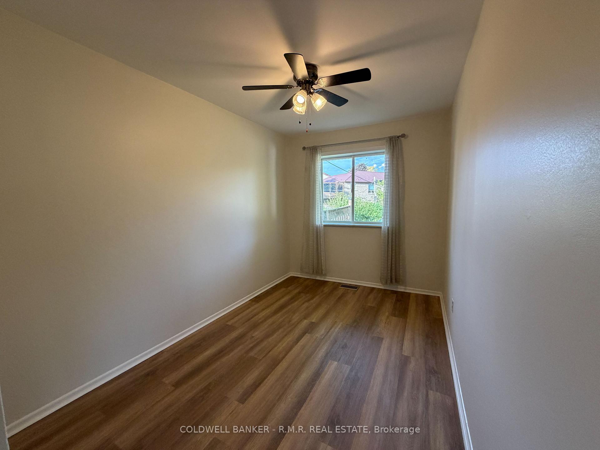 Photo 16 of 275 Silverbirch Drive, Newmarket, Bristol-London — HOMEH