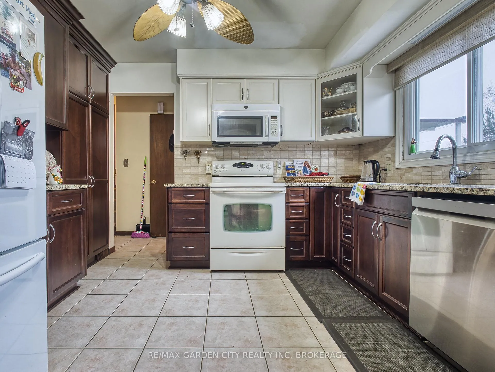 Photo 14 of 102 Meredith Drive, St. Catharines, Carlton/Bunting — HOMEH