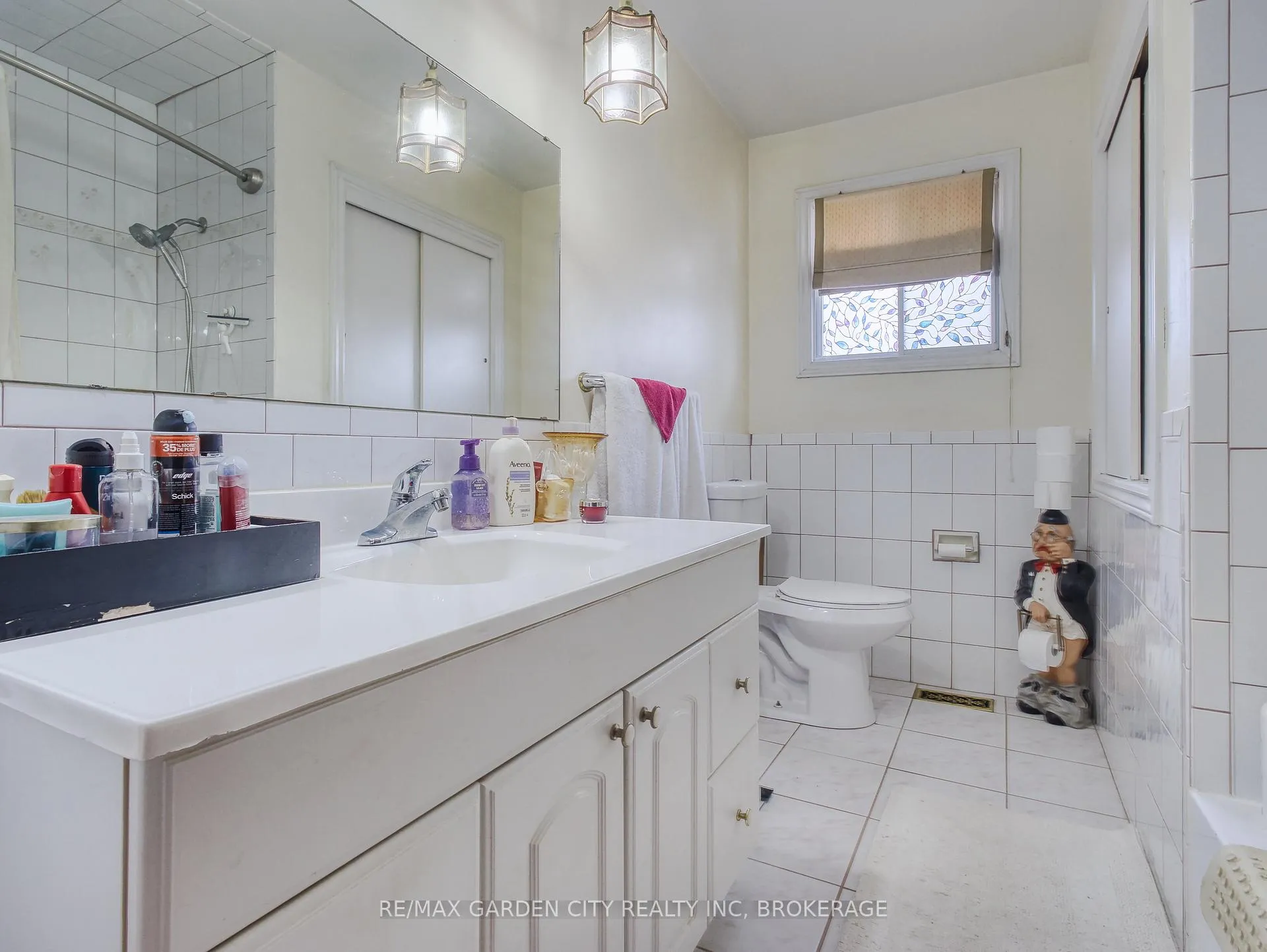 Photo 23 of 102 Meredith Drive, St. Catharines, Carlton/Bunting — HOMEH
