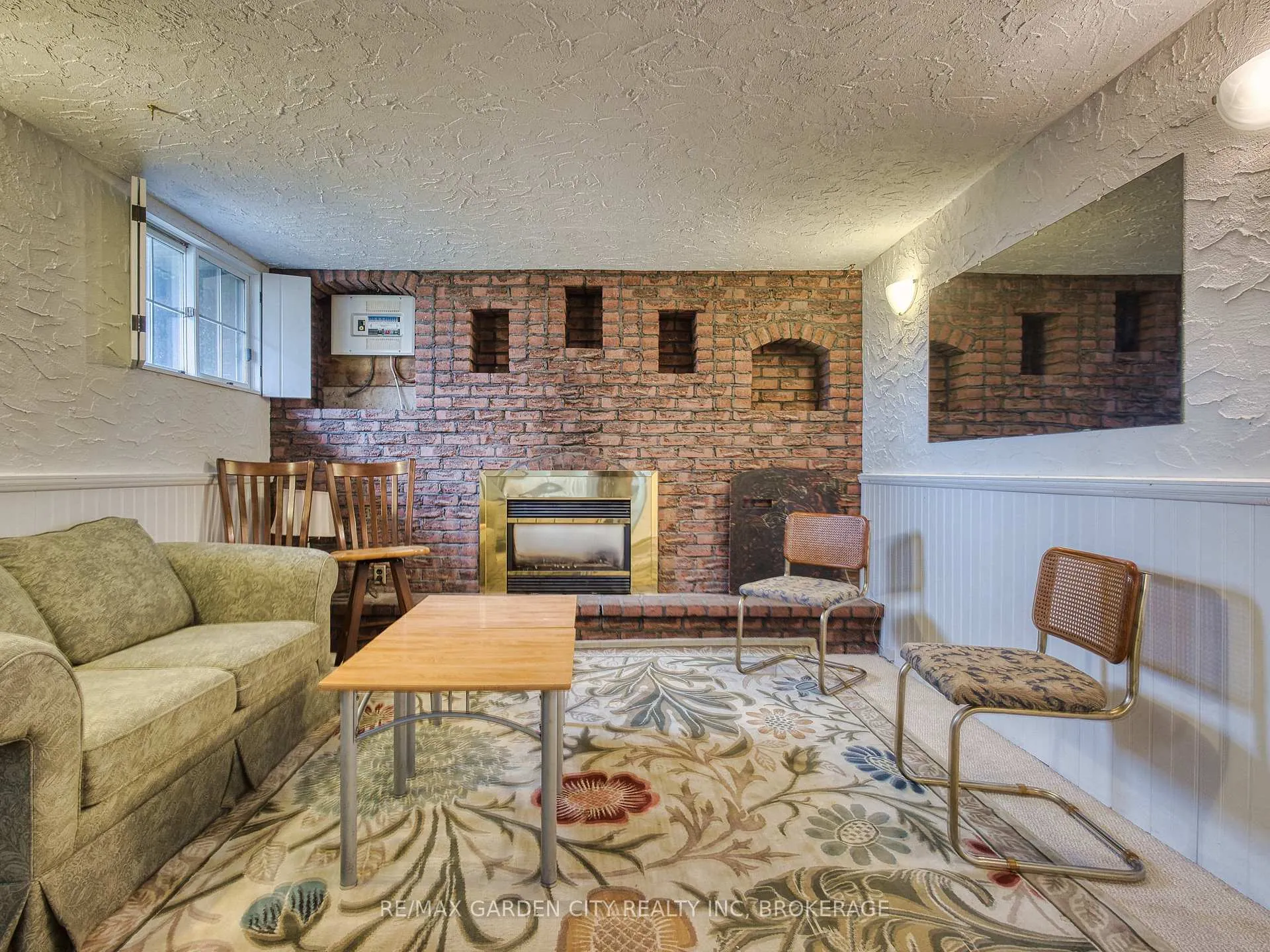 Photo 29 of 102 Meredith Drive, St. Catharines, Carlton/Bunting — HOMEH