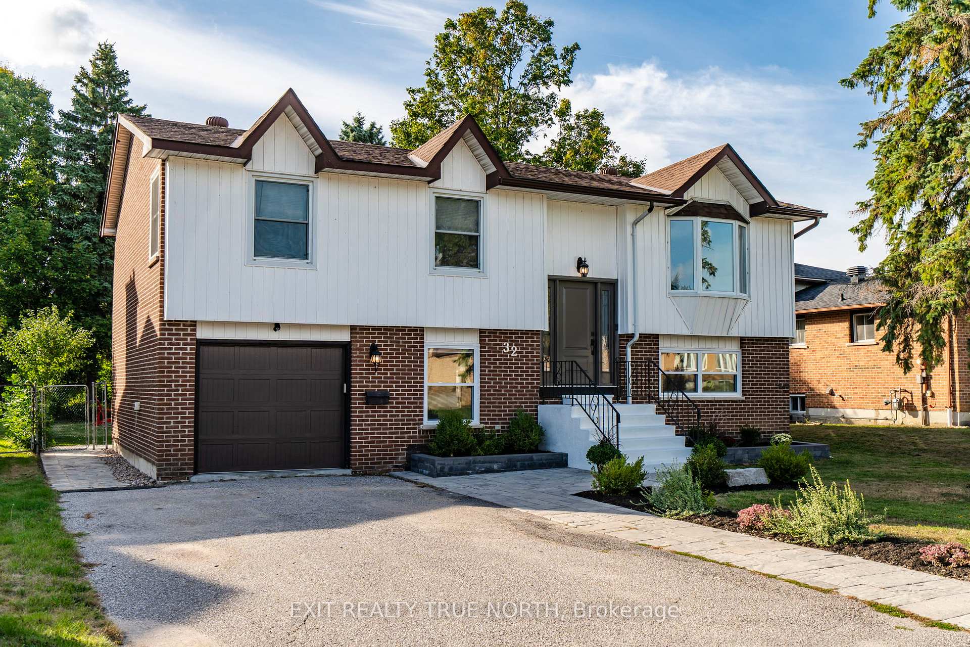 Front of 32 Lankin Boulevard