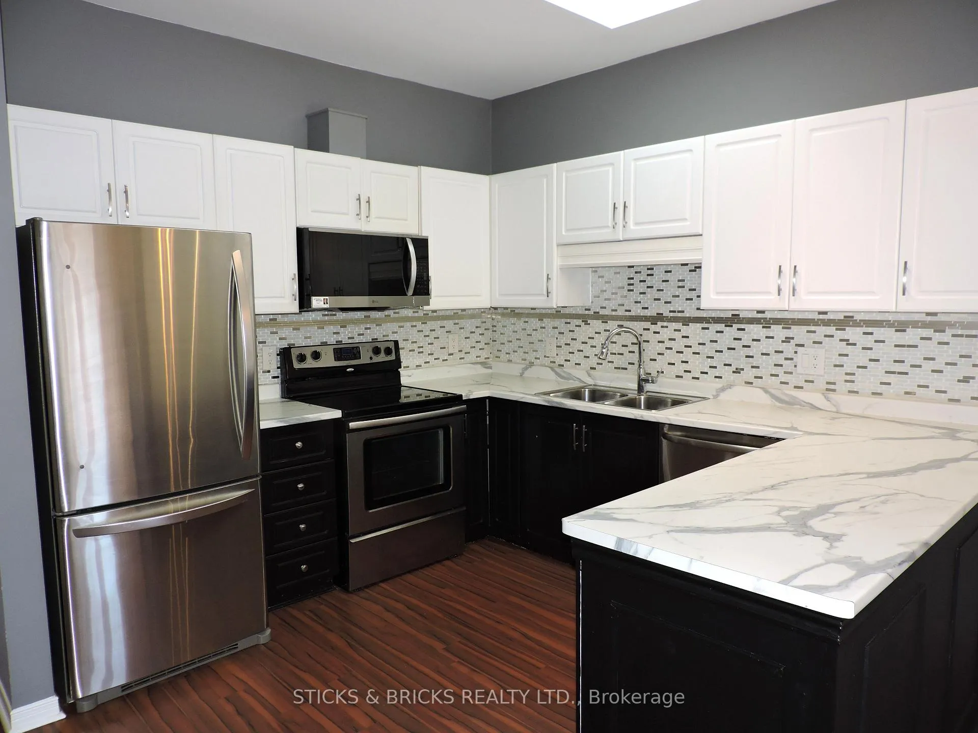 Photo 9 of Unit 27, 5070 Drummond Road, Niagara Falls, Cherrywood — HOMEH