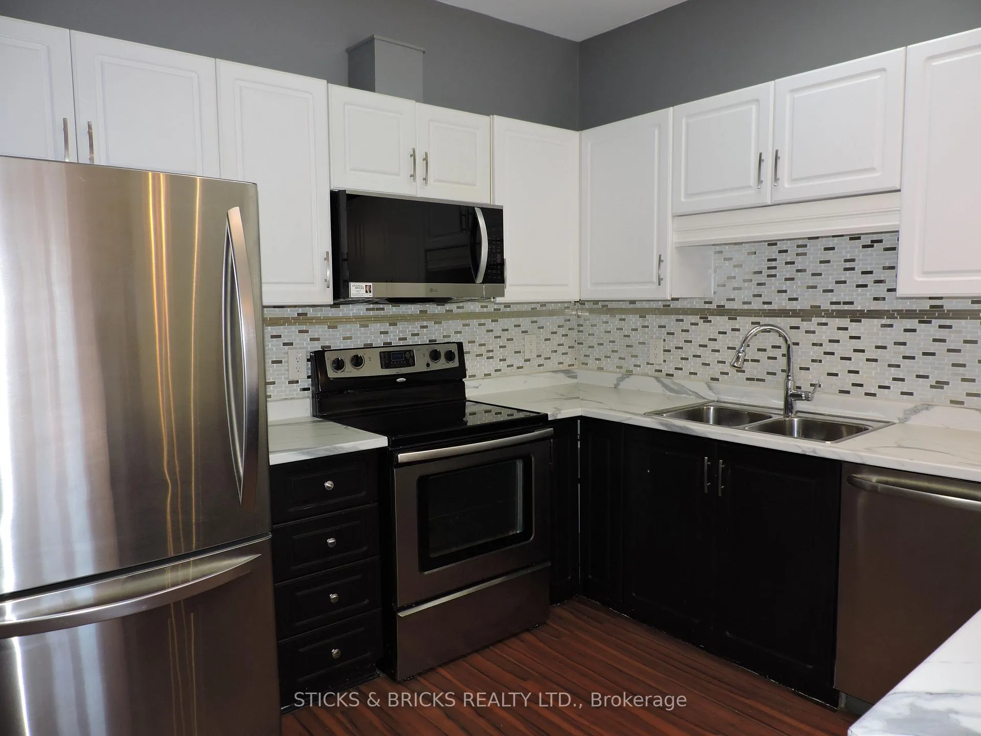 Photo 10 of Unit 27, 5070 Drummond Road, Niagara Falls, Cherrywood — HOMEH