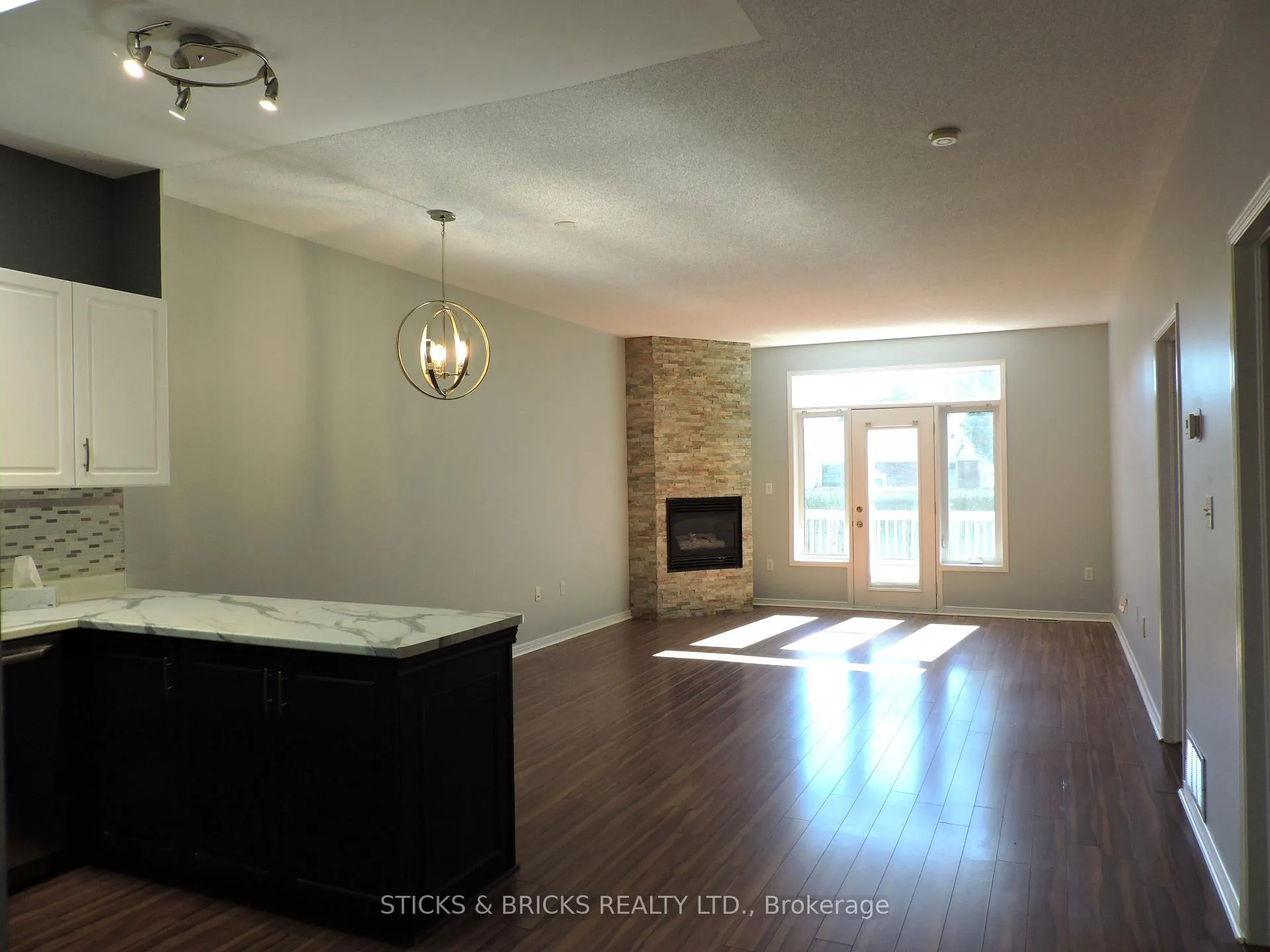 Photo 11 of Unit 27, 5070 Drummond Road, Niagara Falls, Cherrywood — HOMEH