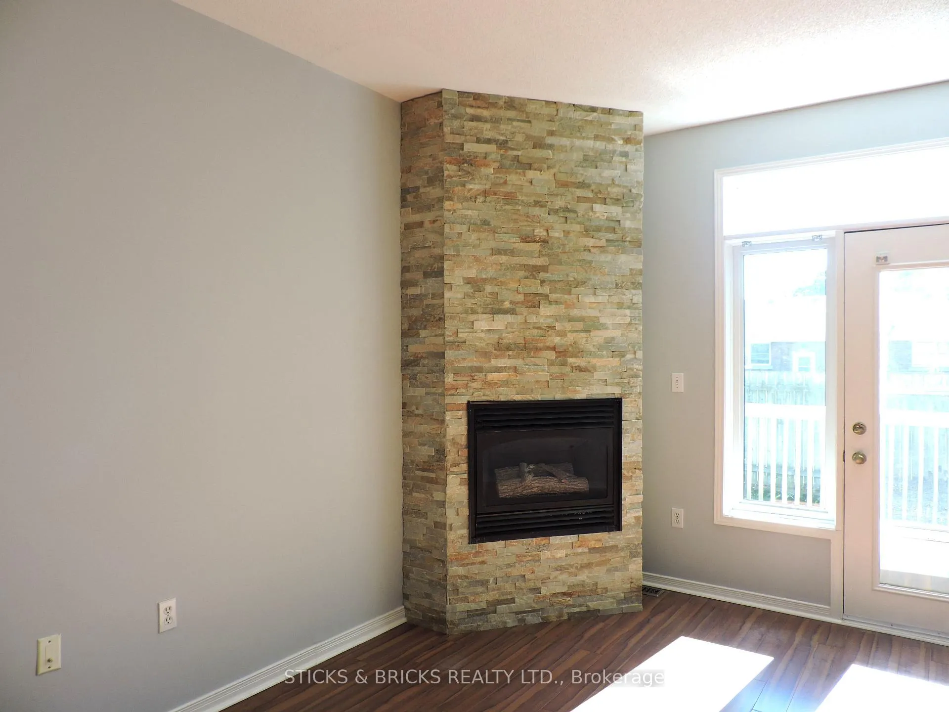 Photo 12 of Unit 27, 5070 Drummond Road, Niagara Falls, Cherrywood — HOMEH