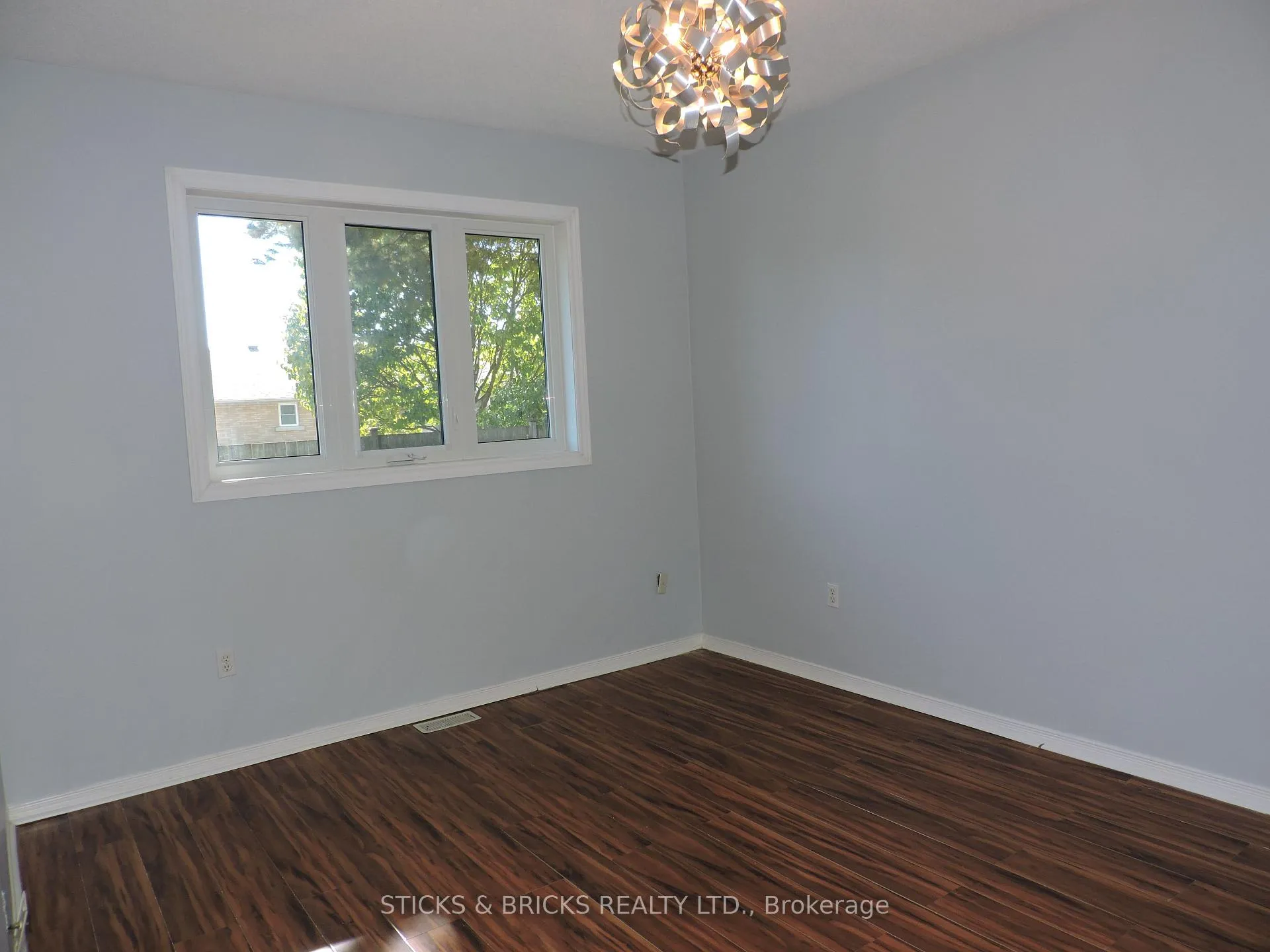 Photo 13 of Unit 27, 5070 Drummond Road, Niagara Falls, Cherrywood — HOMEH