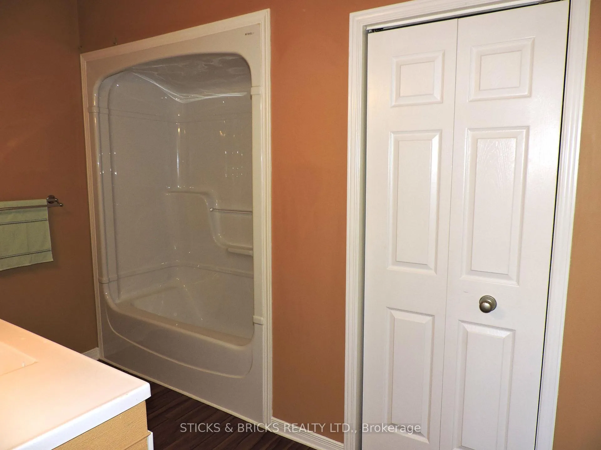 Photo 16 of Unit 27, 5070 Drummond Road, Niagara Falls, Cherrywood — HOMEH