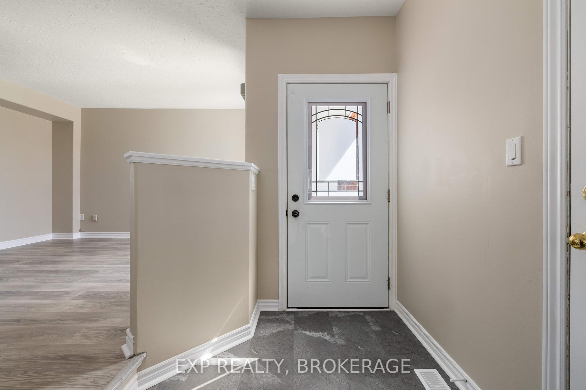 Photo 6 of 1892 Berrywood Crescent, Kingston, City Northwest — HOMEH