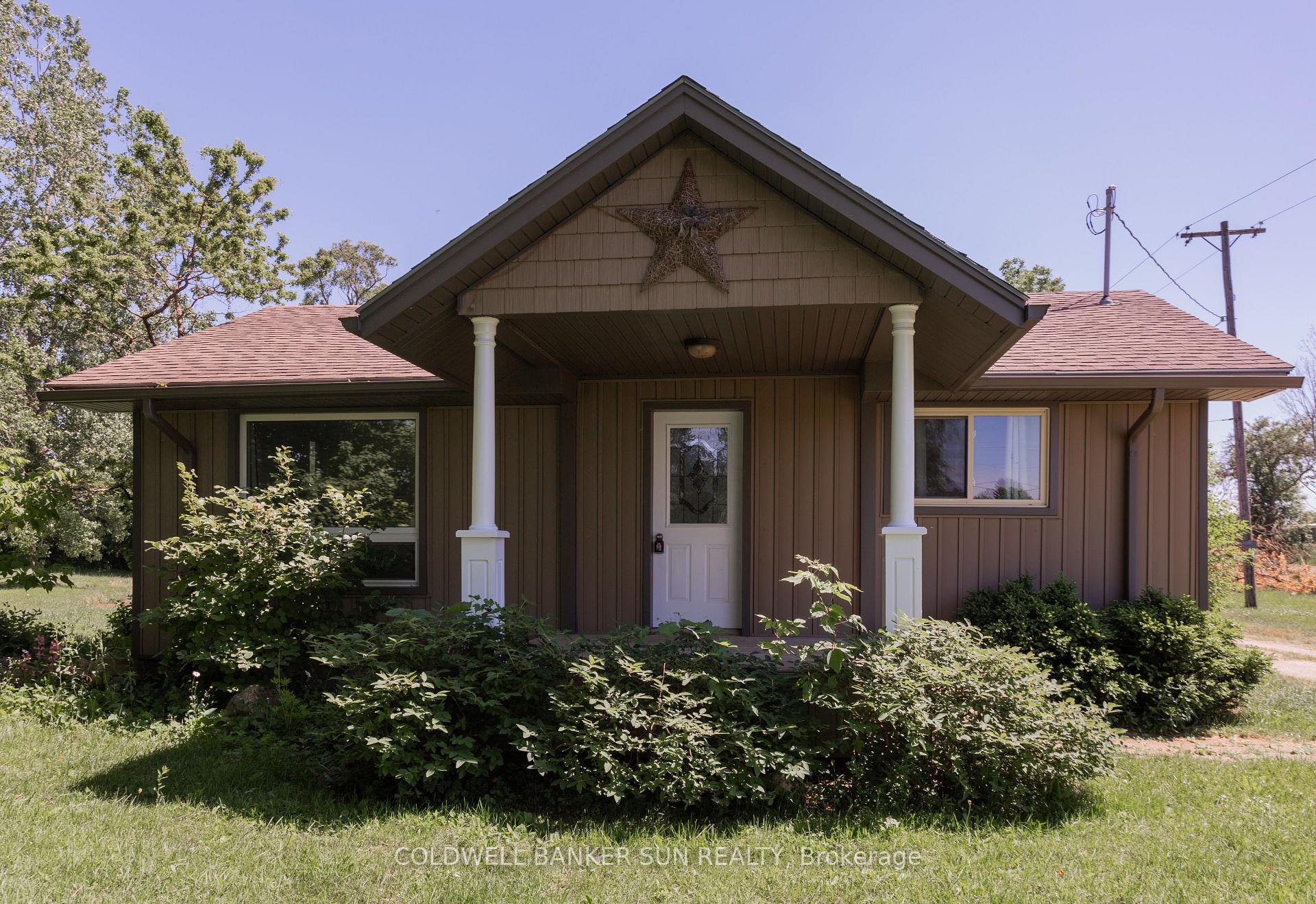 Front of 686078 Highway 2, RR 5 Road