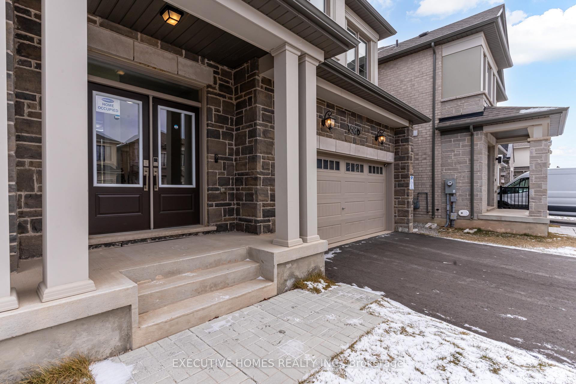 Photo 3 of 1586 Severn Drive, Milton, Bowes — HOMEH