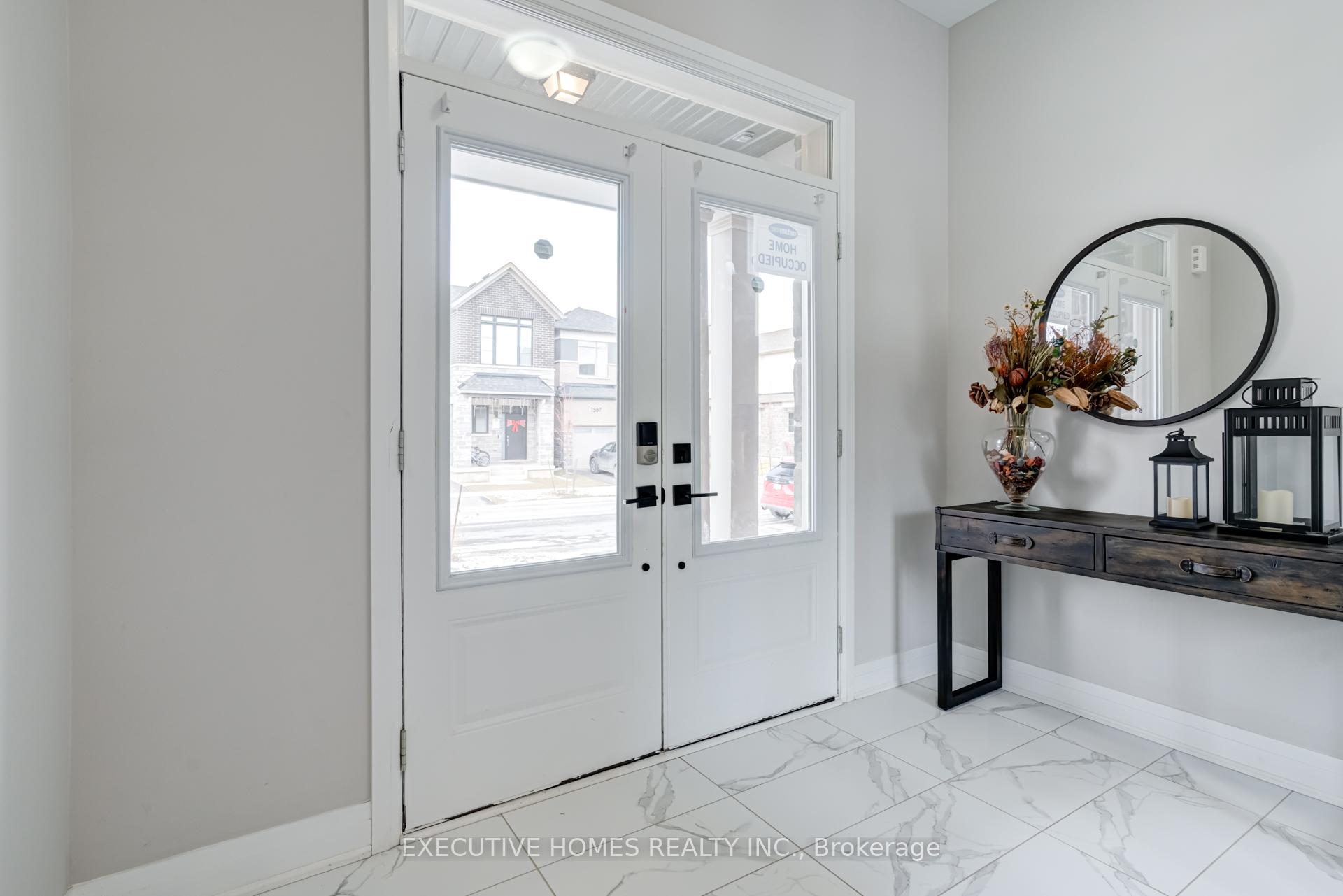 Photo 5 of 1586 Severn Drive, Milton, Bowes — HOMEH