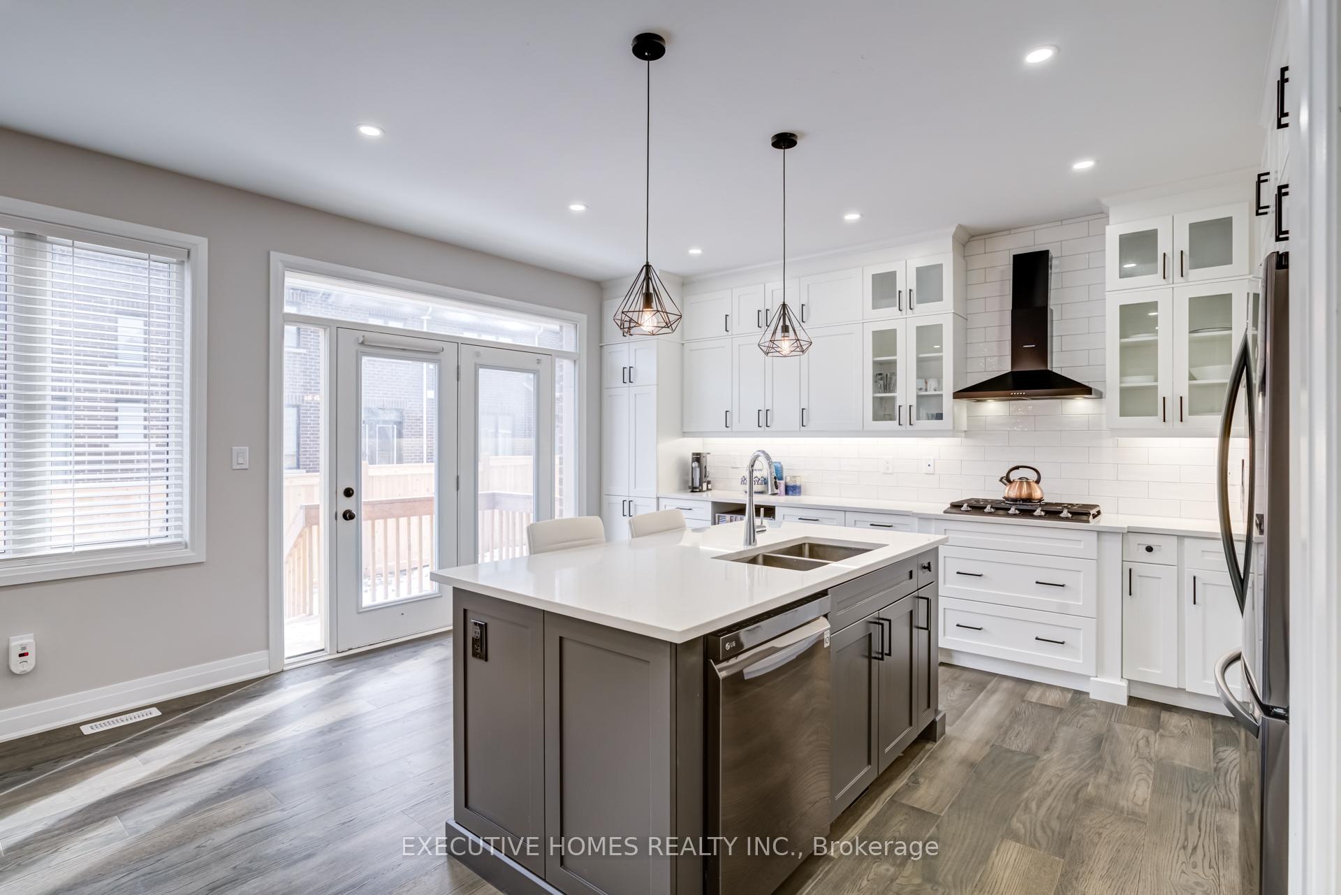 Photo 12 of 1586 Severn Drive, Milton, Bowes — HOMEH