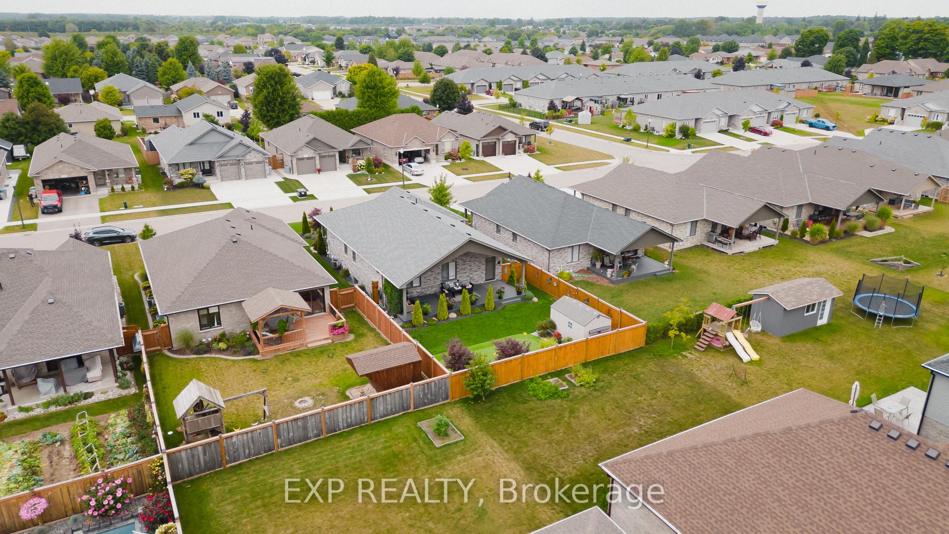 Photo 2 of 32 Forbes Crescent, North Perth, Listowel — HOMEH