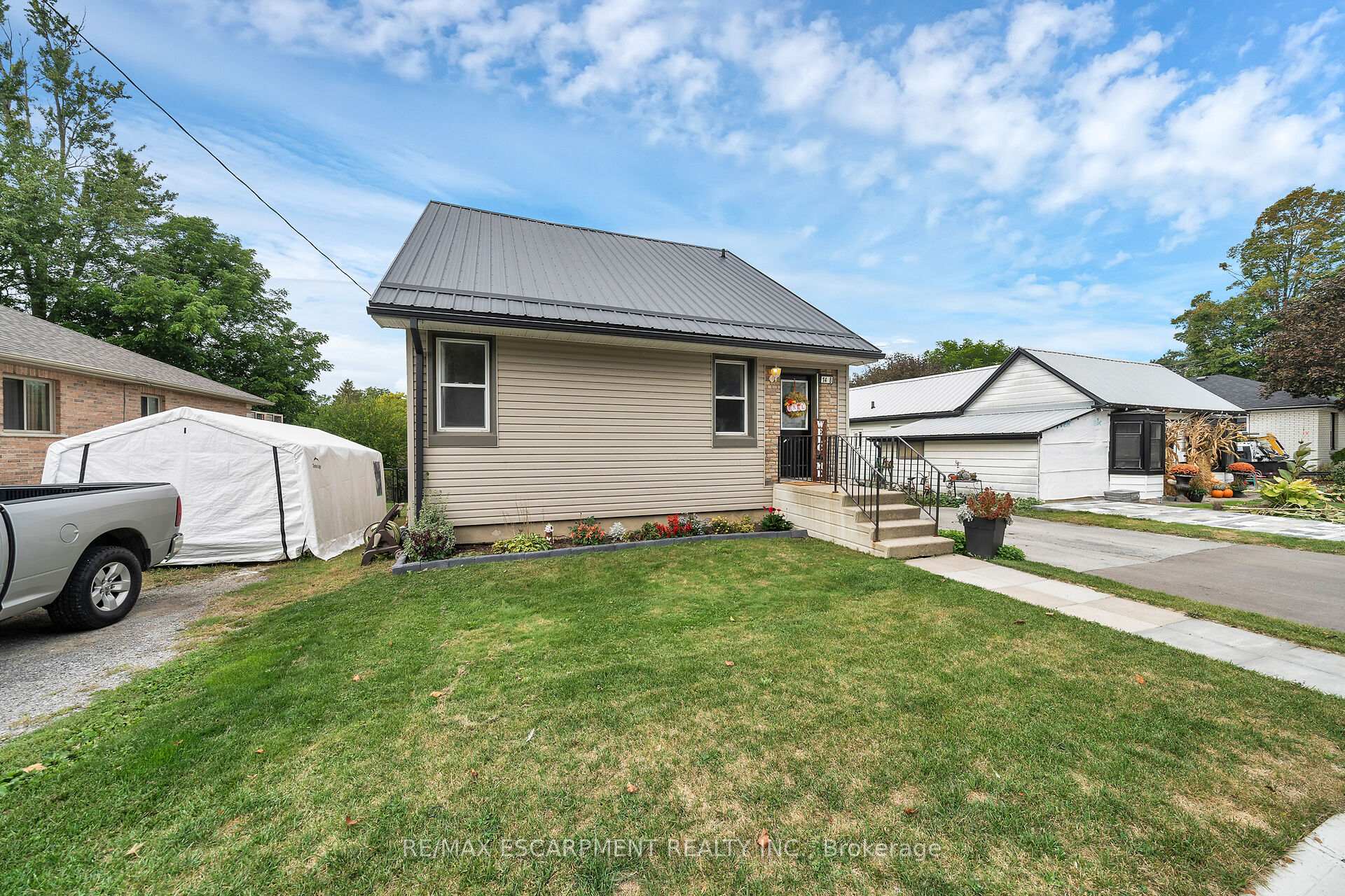 Photo 2 of 14 Potts Road, Norfolk, Simcoe — HOMEH