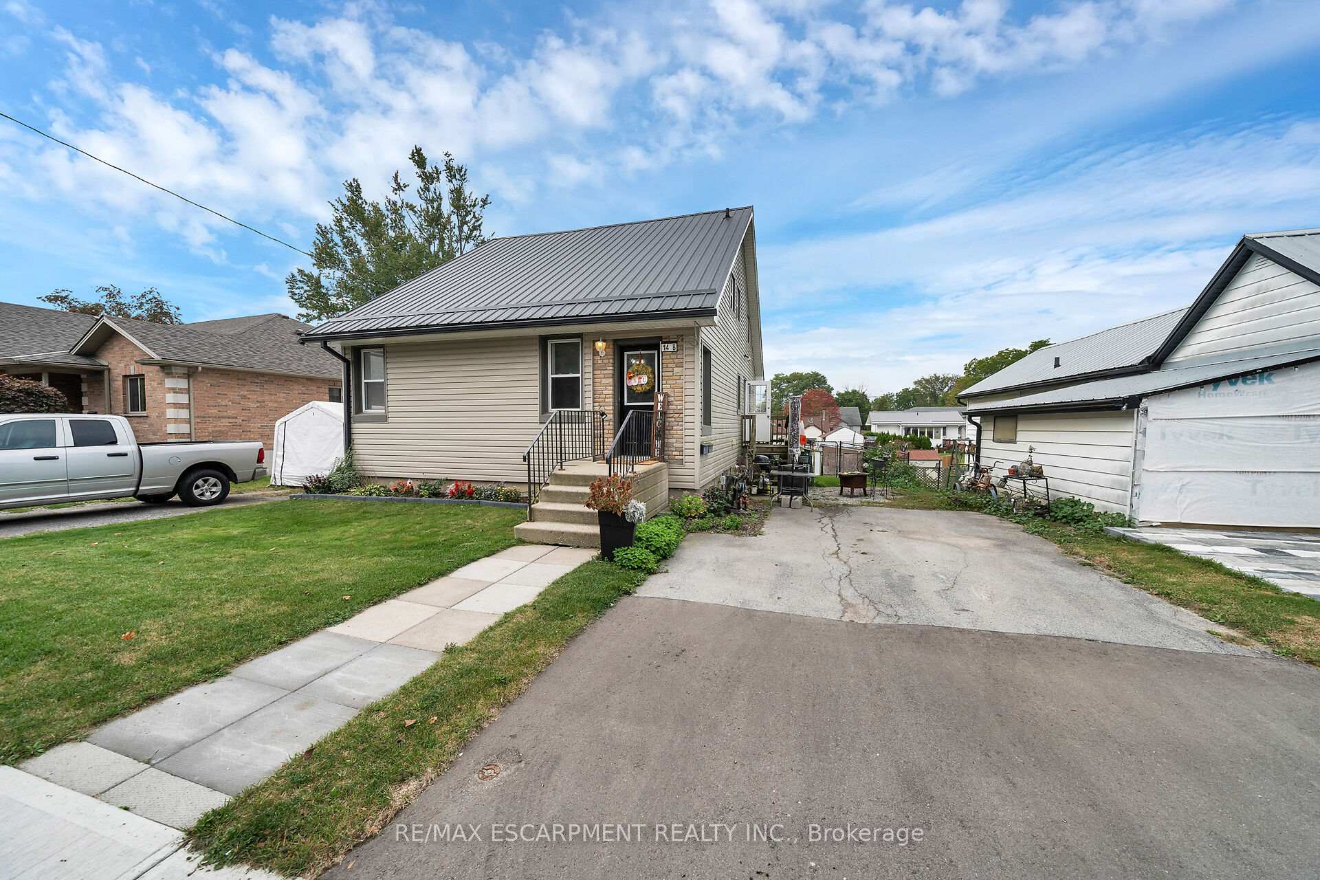 Photo 3 of 14 Potts Road, Norfolk, Simcoe — HOMEH