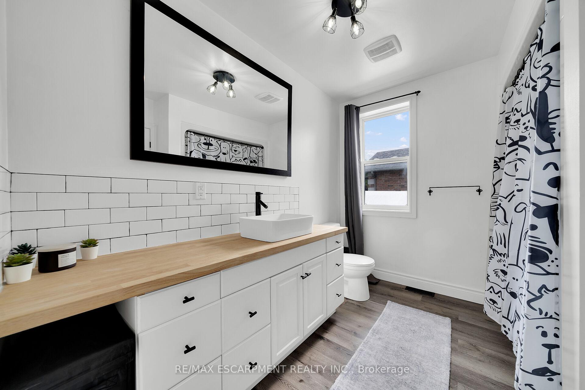 Photo 12 of 14 Potts Road, Norfolk, Simcoe — HOMEH