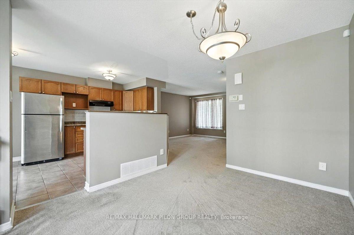 Photo 5 of 141 Ludlowe Street, Ottawa, Fallingbrook/Gardenway South — HOMEH