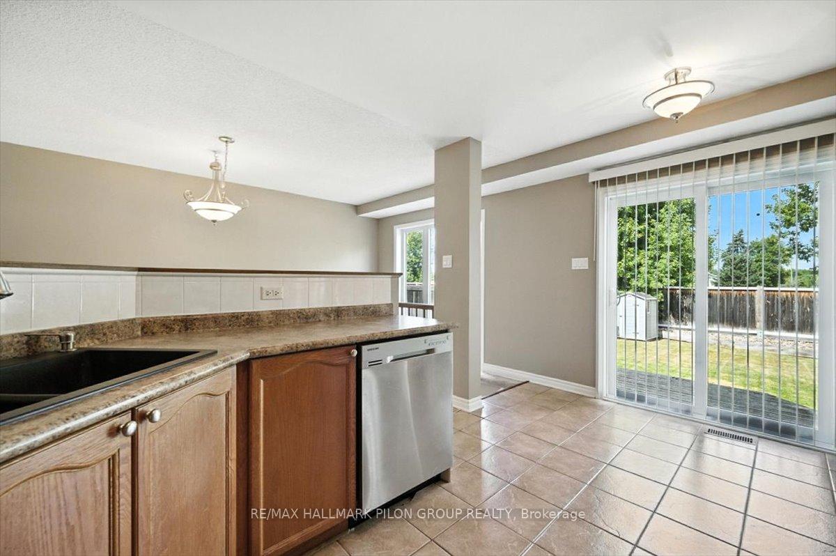 Photo 9 of 141 Ludlowe Street, Ottawa, Fallingbrook/Gardenway South — HOMEH
